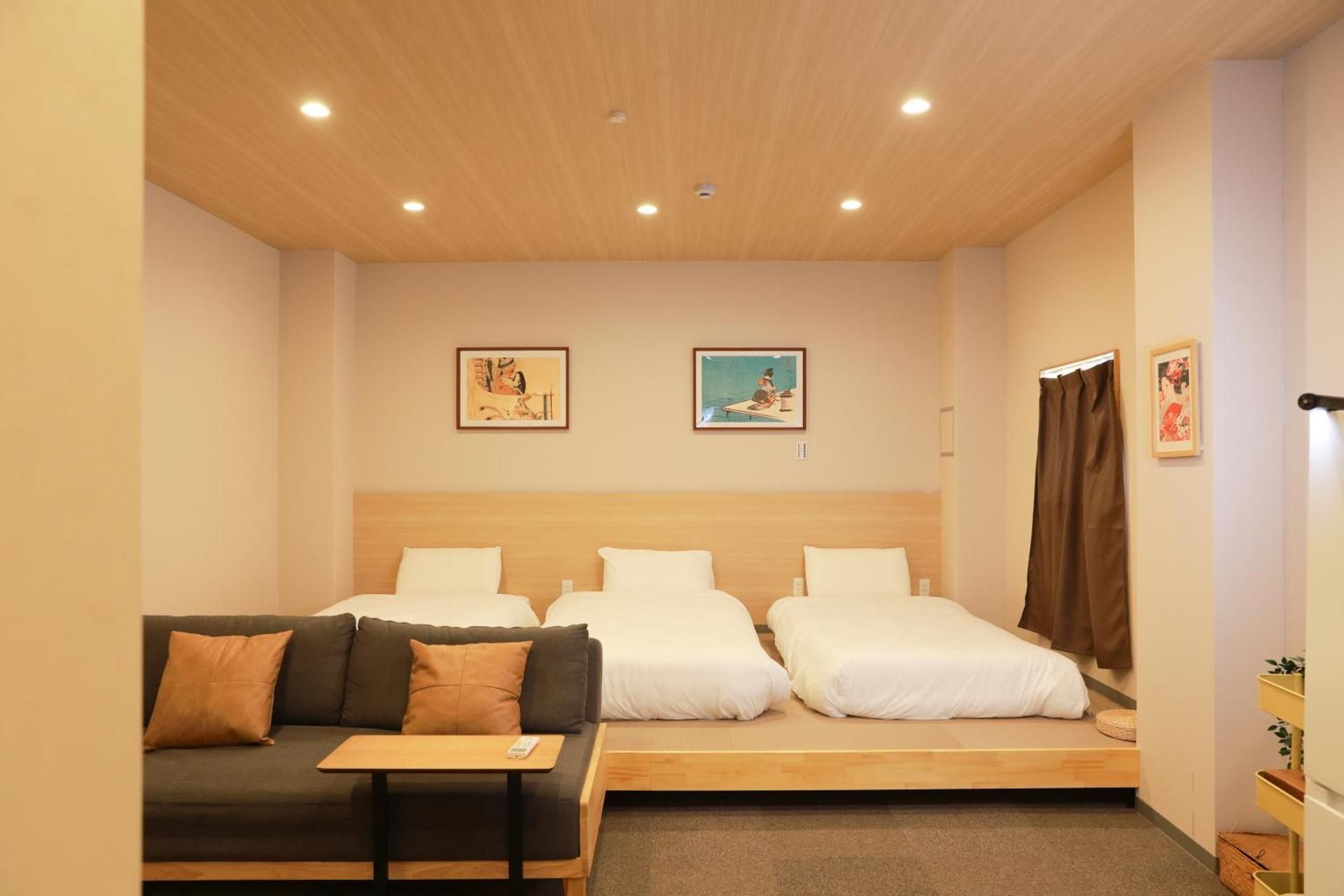 Quadruple Room with Private Bathroom