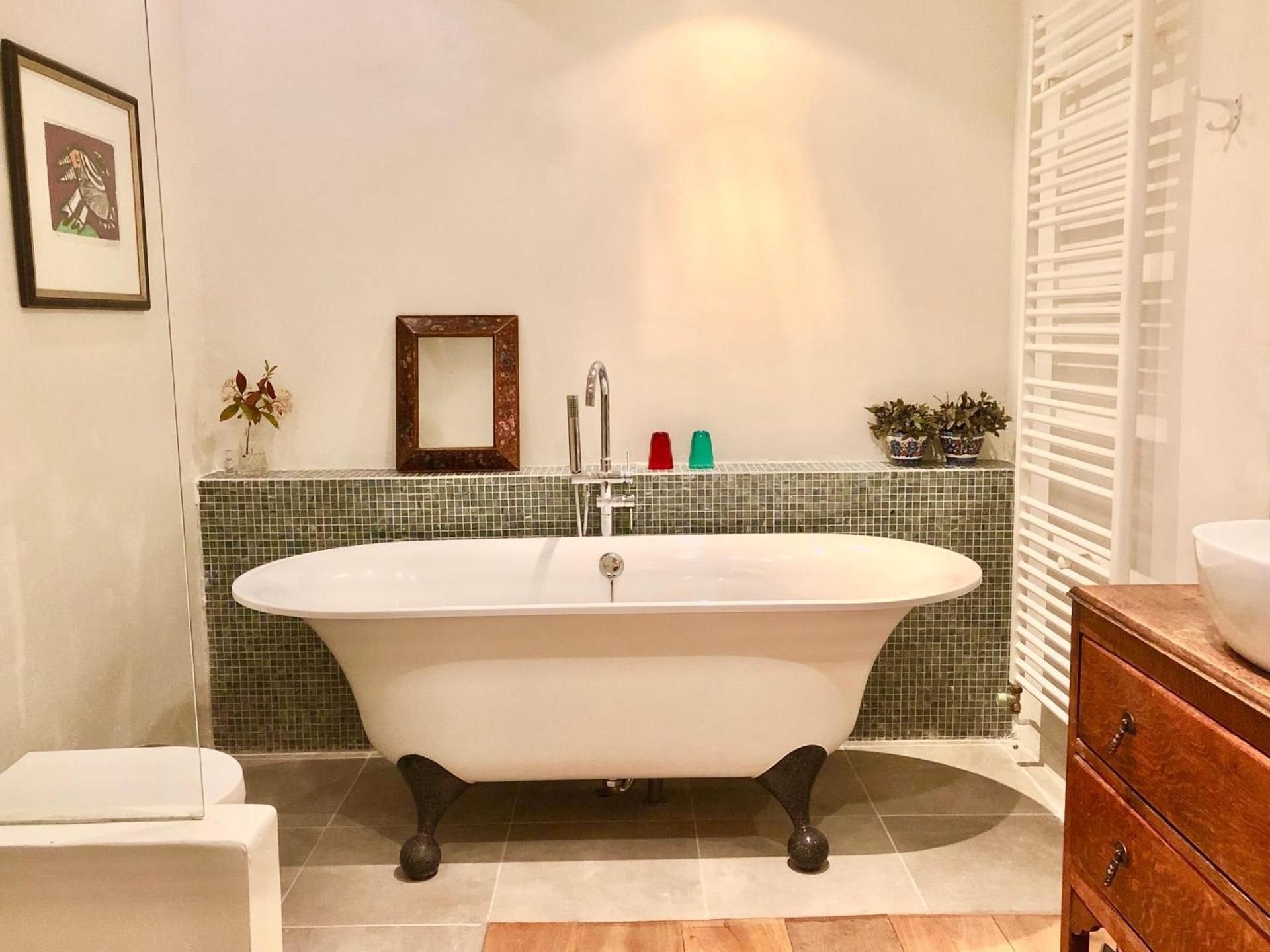 Queen Room with Garden View
