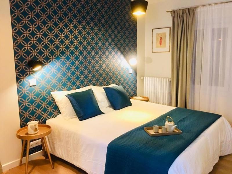 Deluxe Double or Twin Room with Mountain View