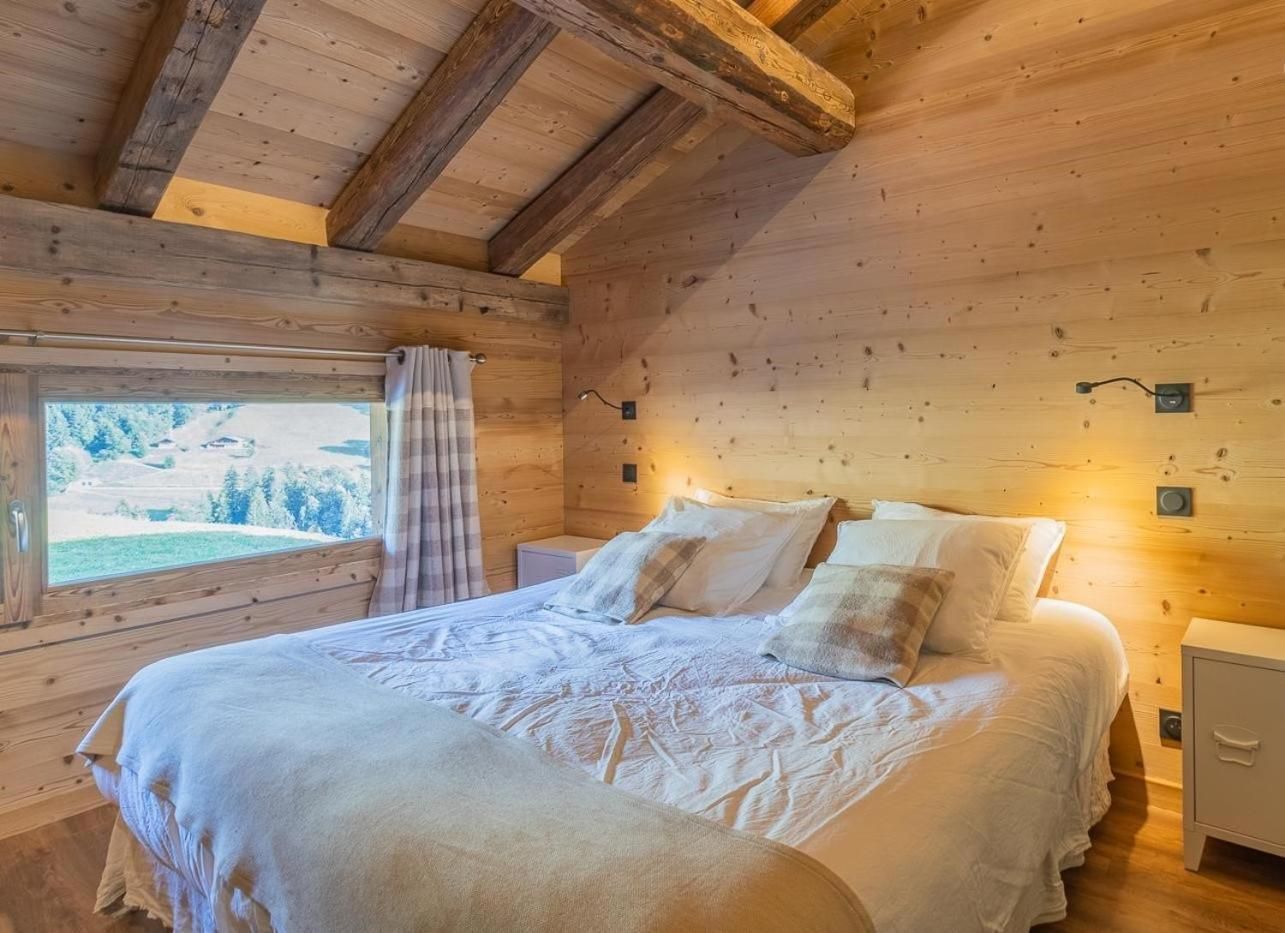Double or Twin Room with Mountain View
