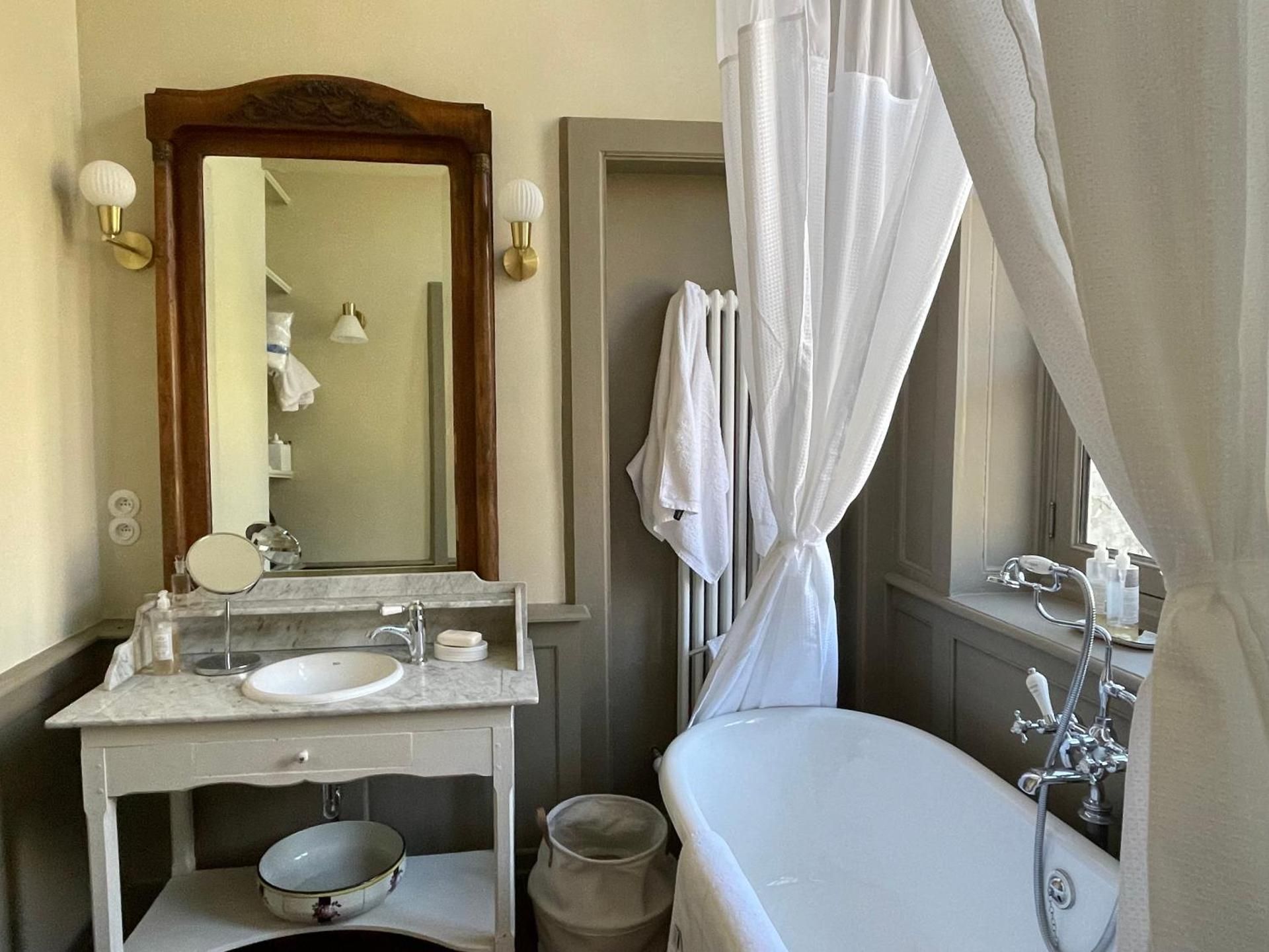 Large Double or Twin Room