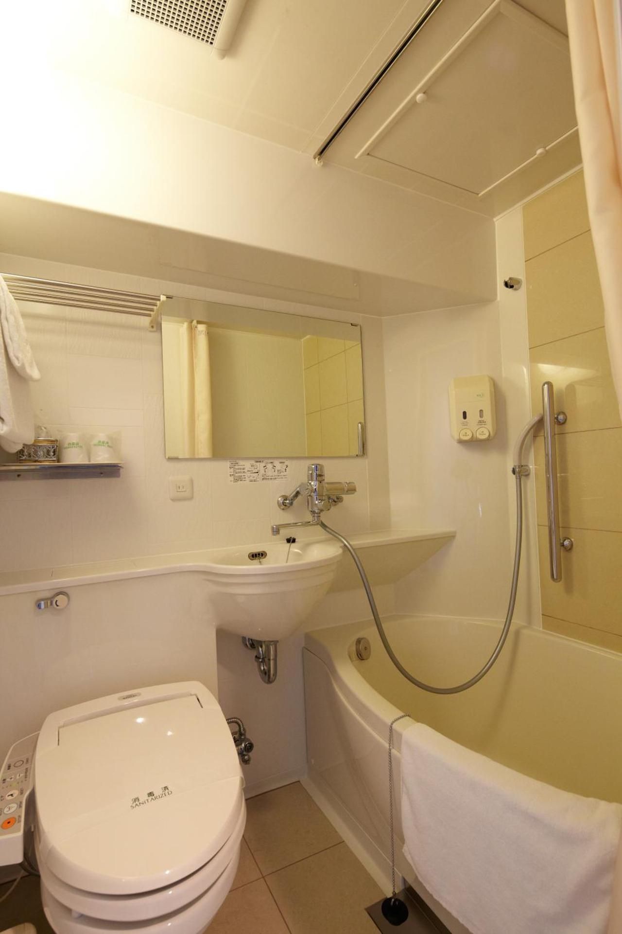 Room Selected at Check-in (No choice of bed/smoking preference)