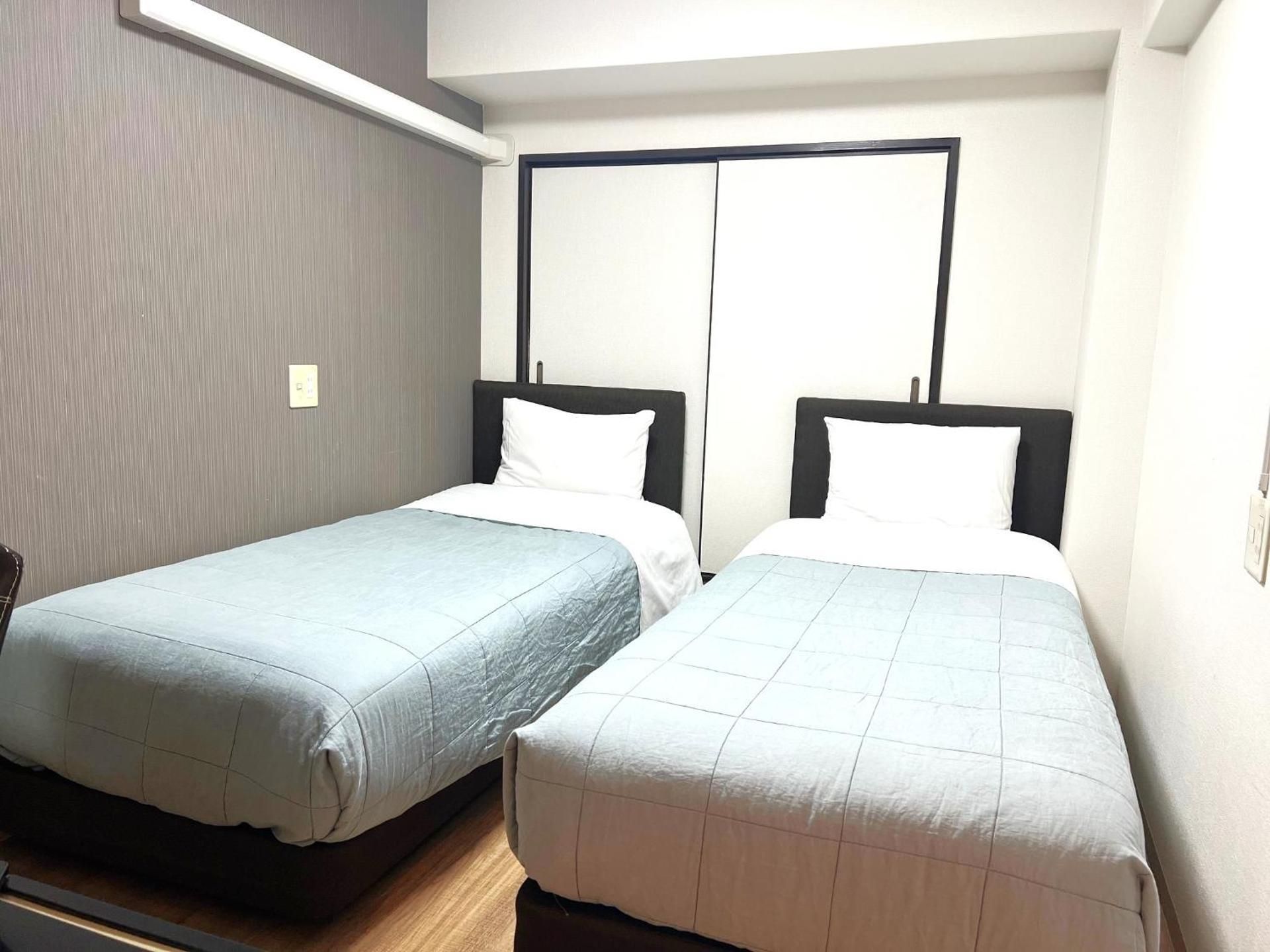 Economy Twin Room - Non-Smoking - Check-out at 12:00 pm