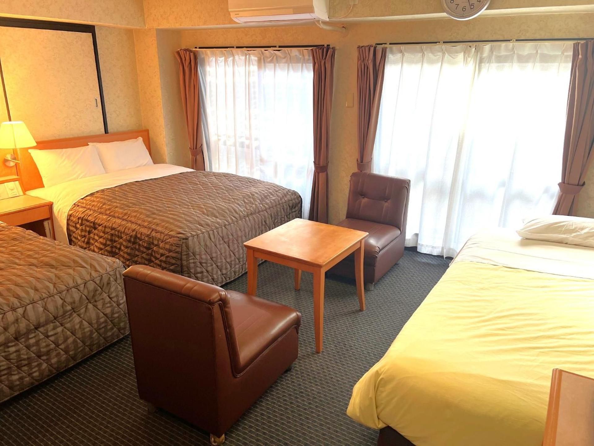 Deluxe Twin Room - Non-Smoking - Check-out at 12:00 pm