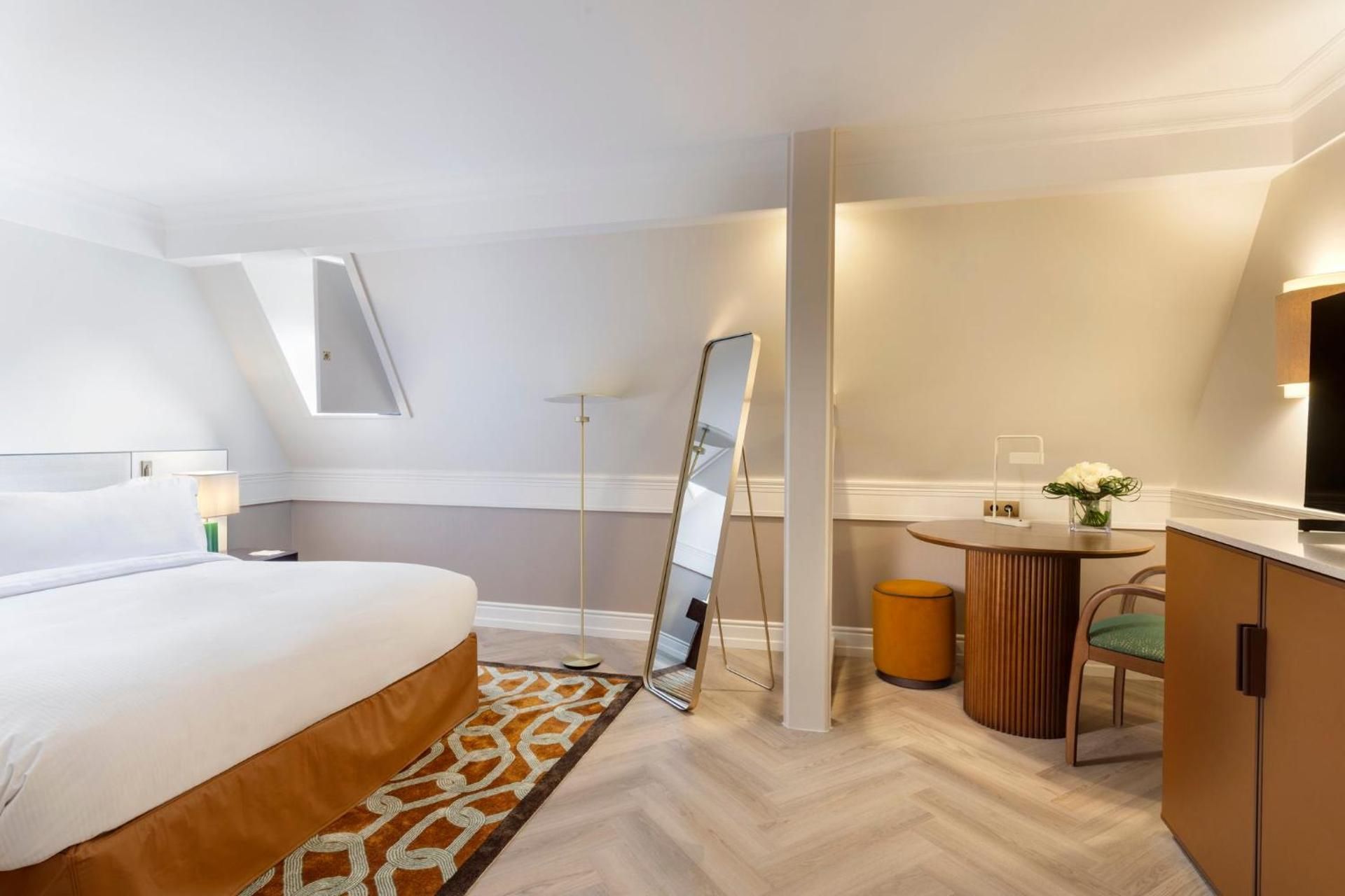 Cozy Queen Room