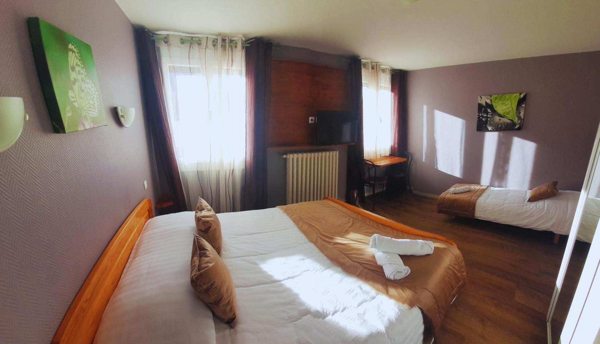Triple Room with Bath