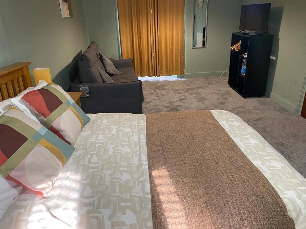 Deluxe Family Room