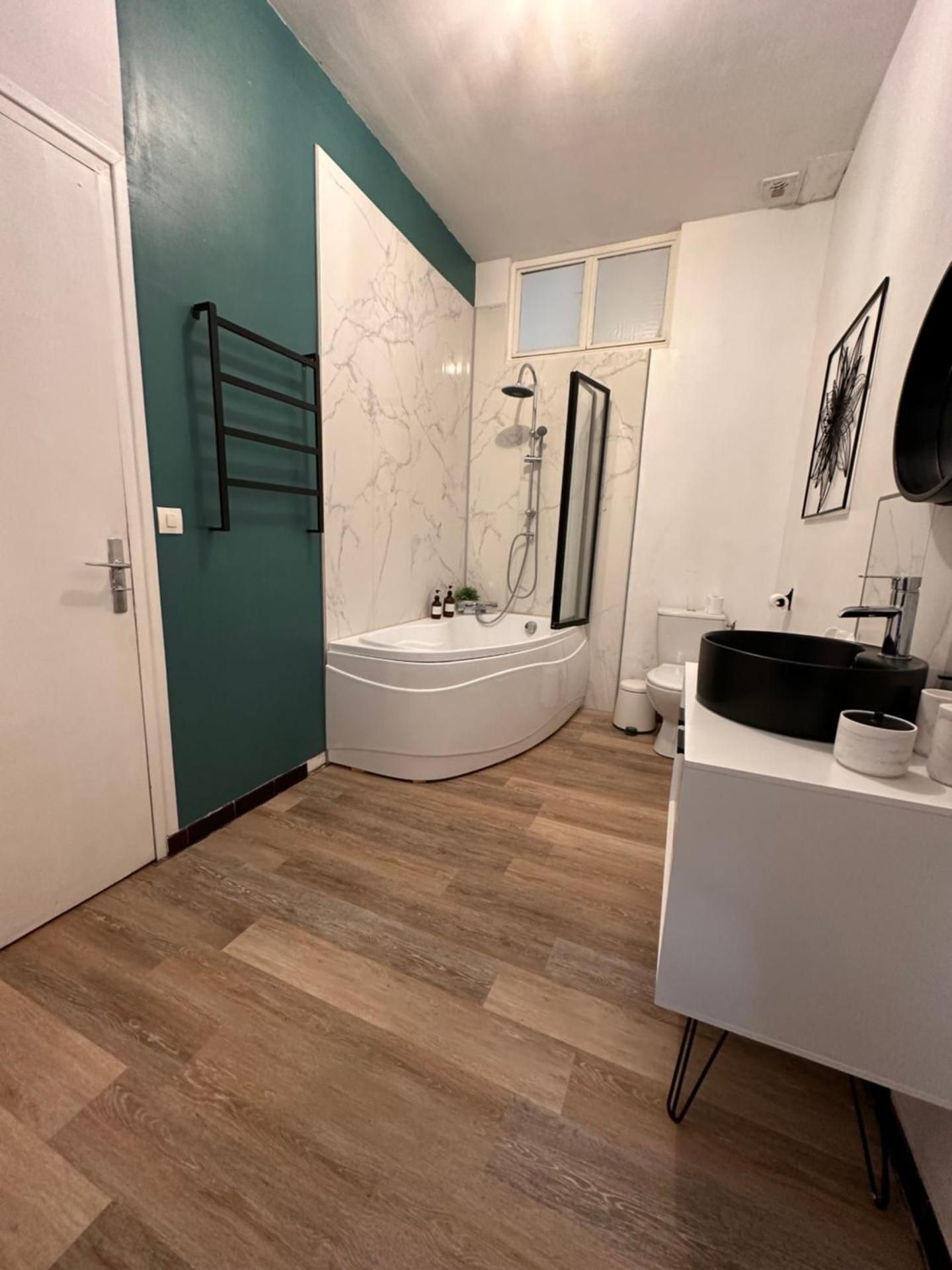 Twin Room with Bath