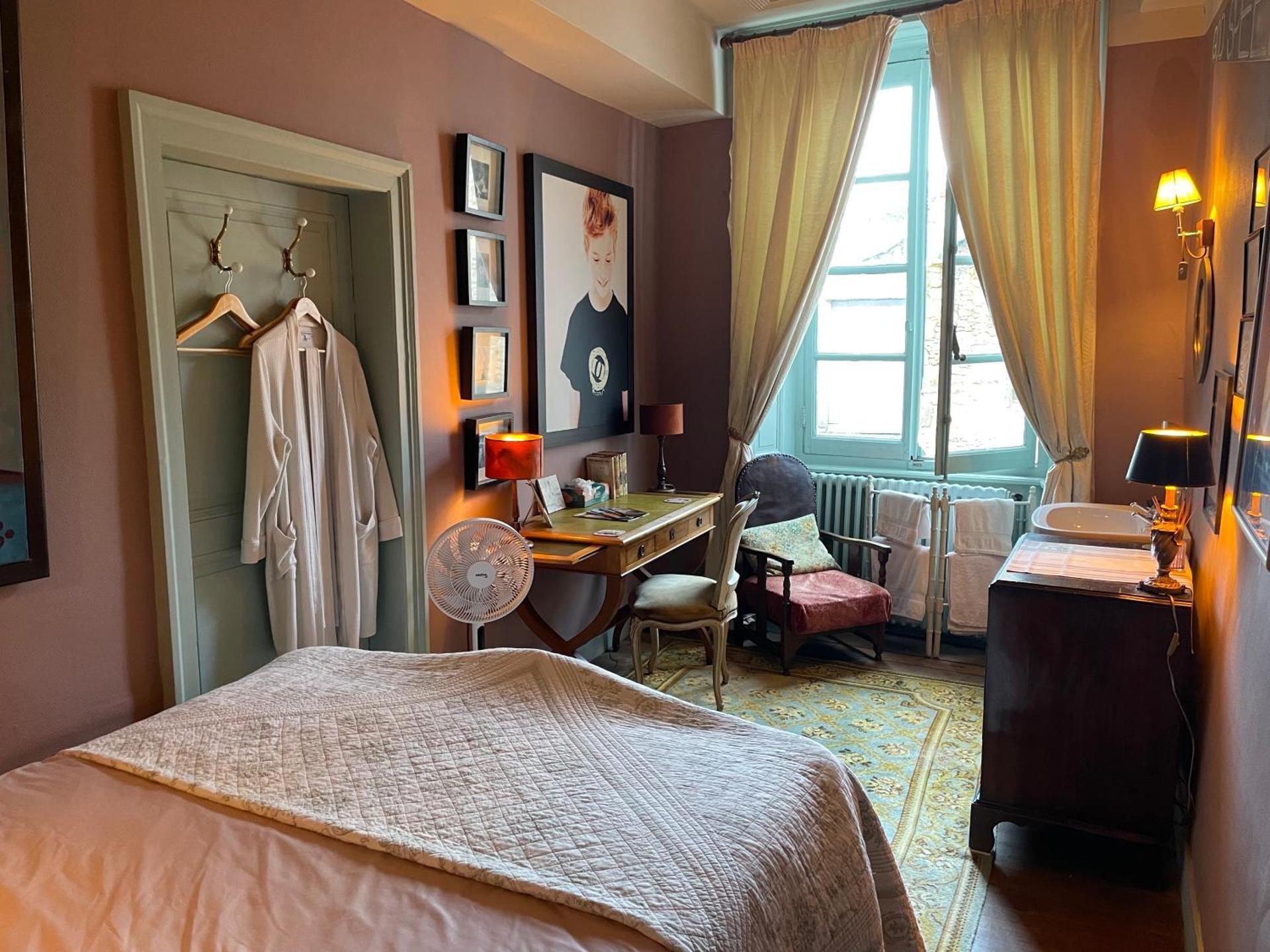 Double Room with Shared Bathroom