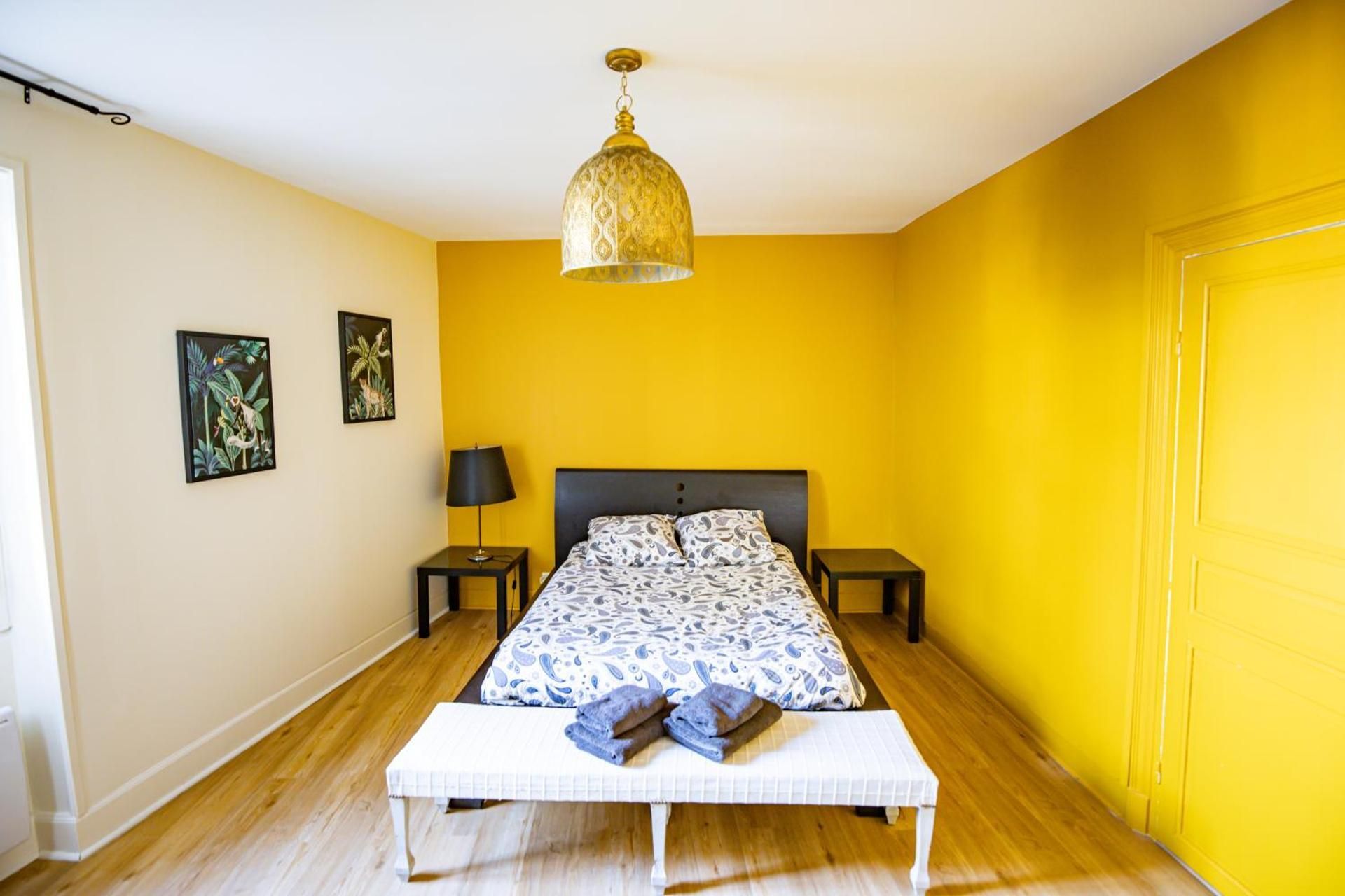 Deluxe Double Room (2 Adults + 1 Child)