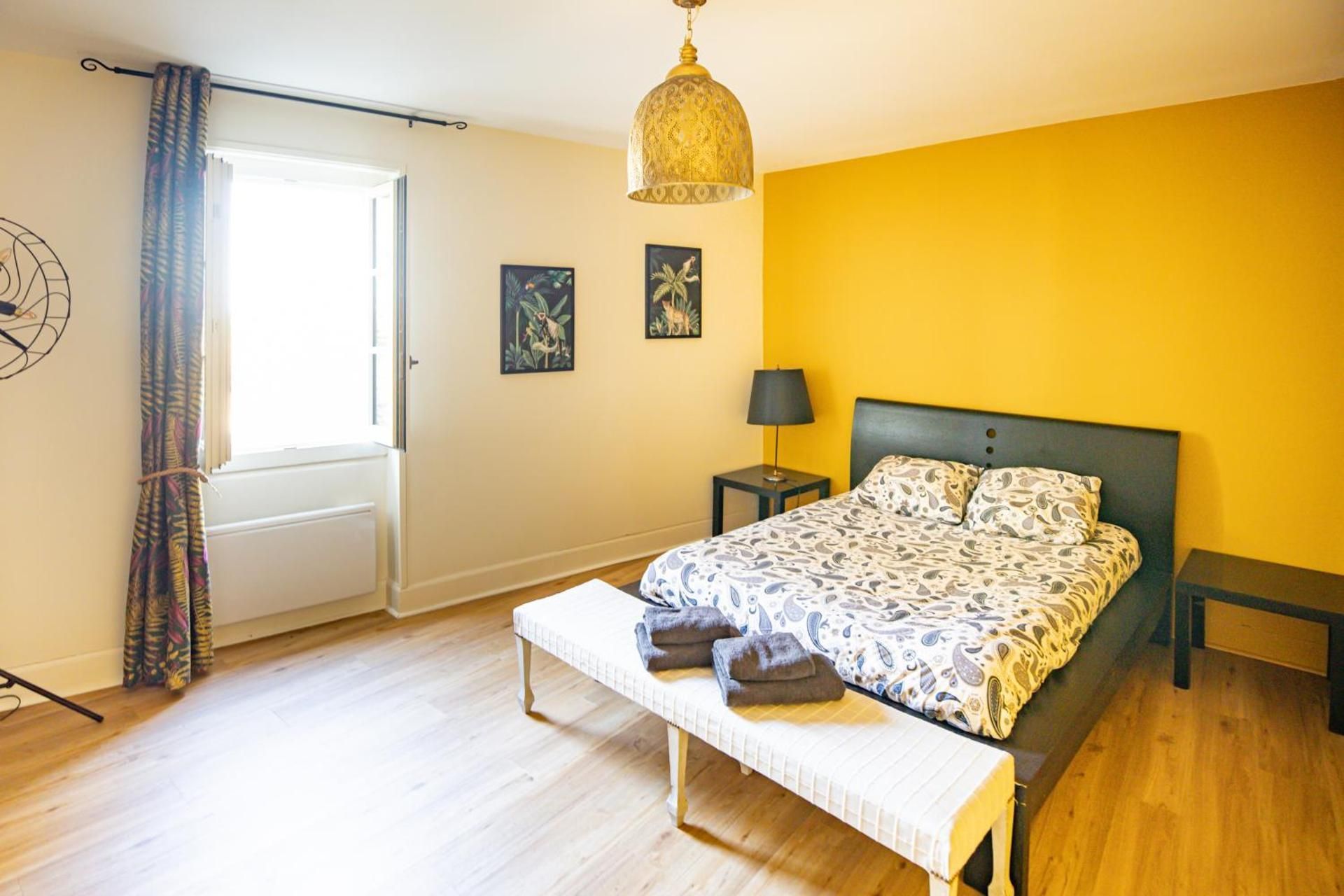 Deluxe Double Room (2 Adults + 1 Child)