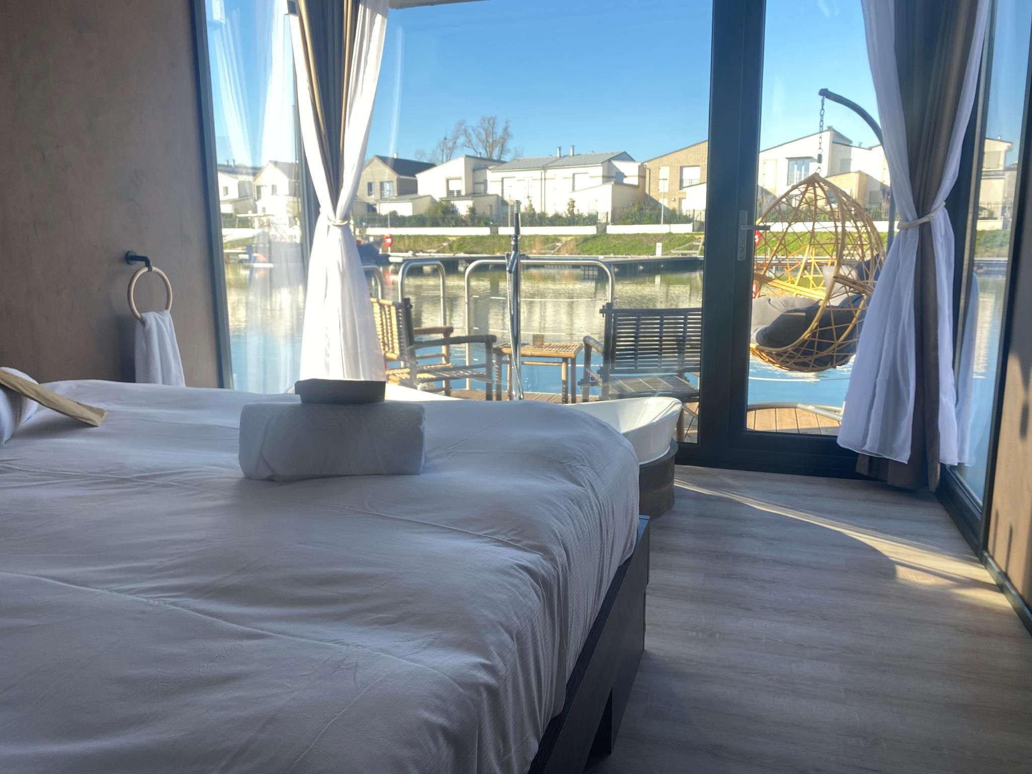 Suite with Lake View