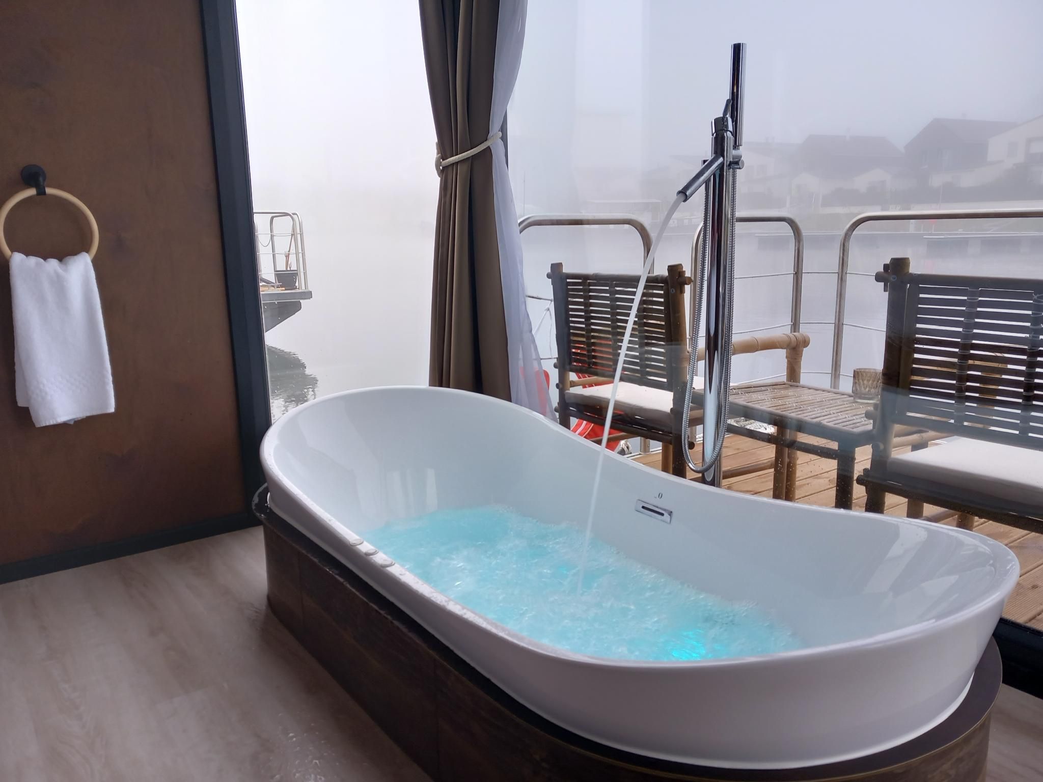 Suite with Lake View