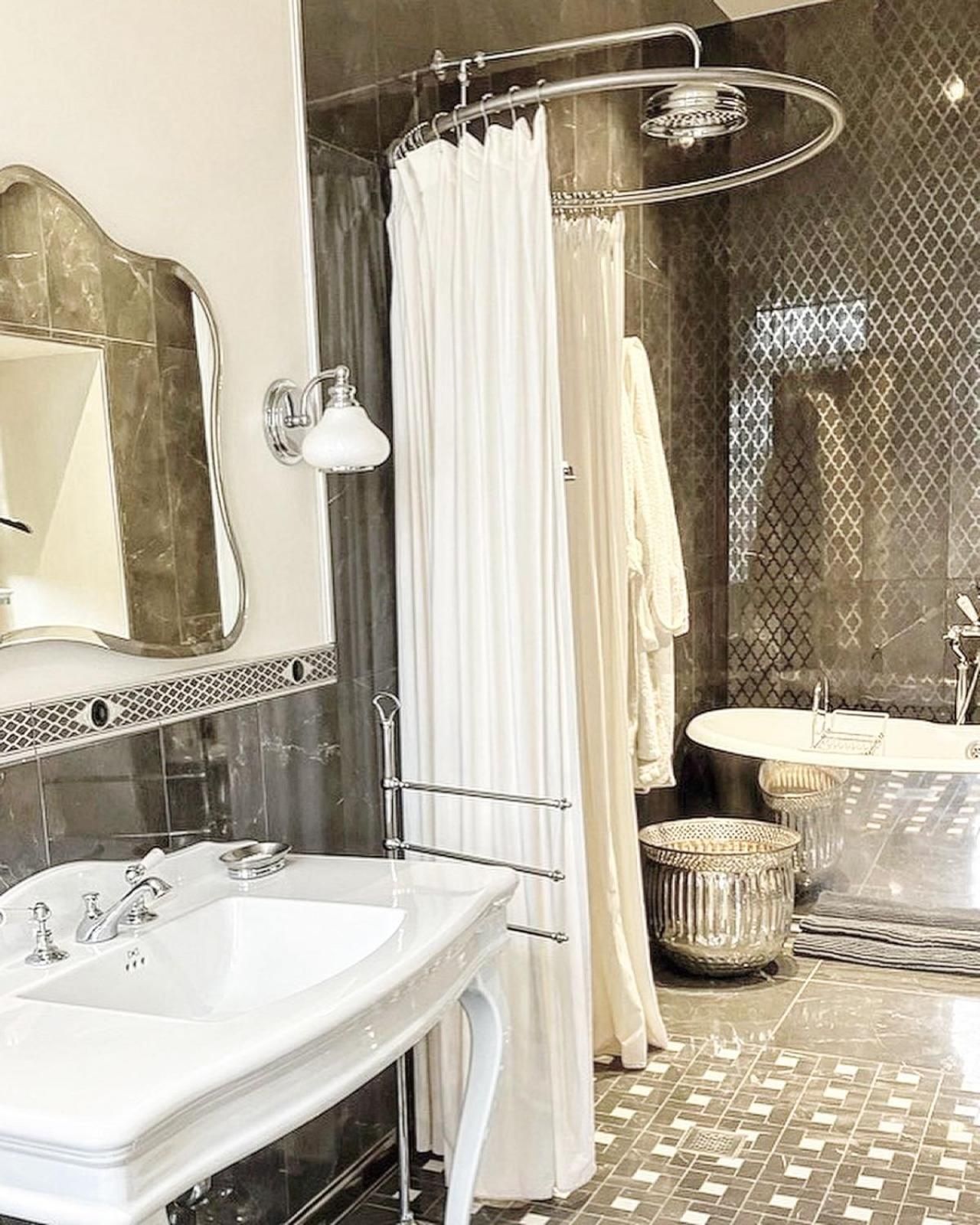 Superior King Suite