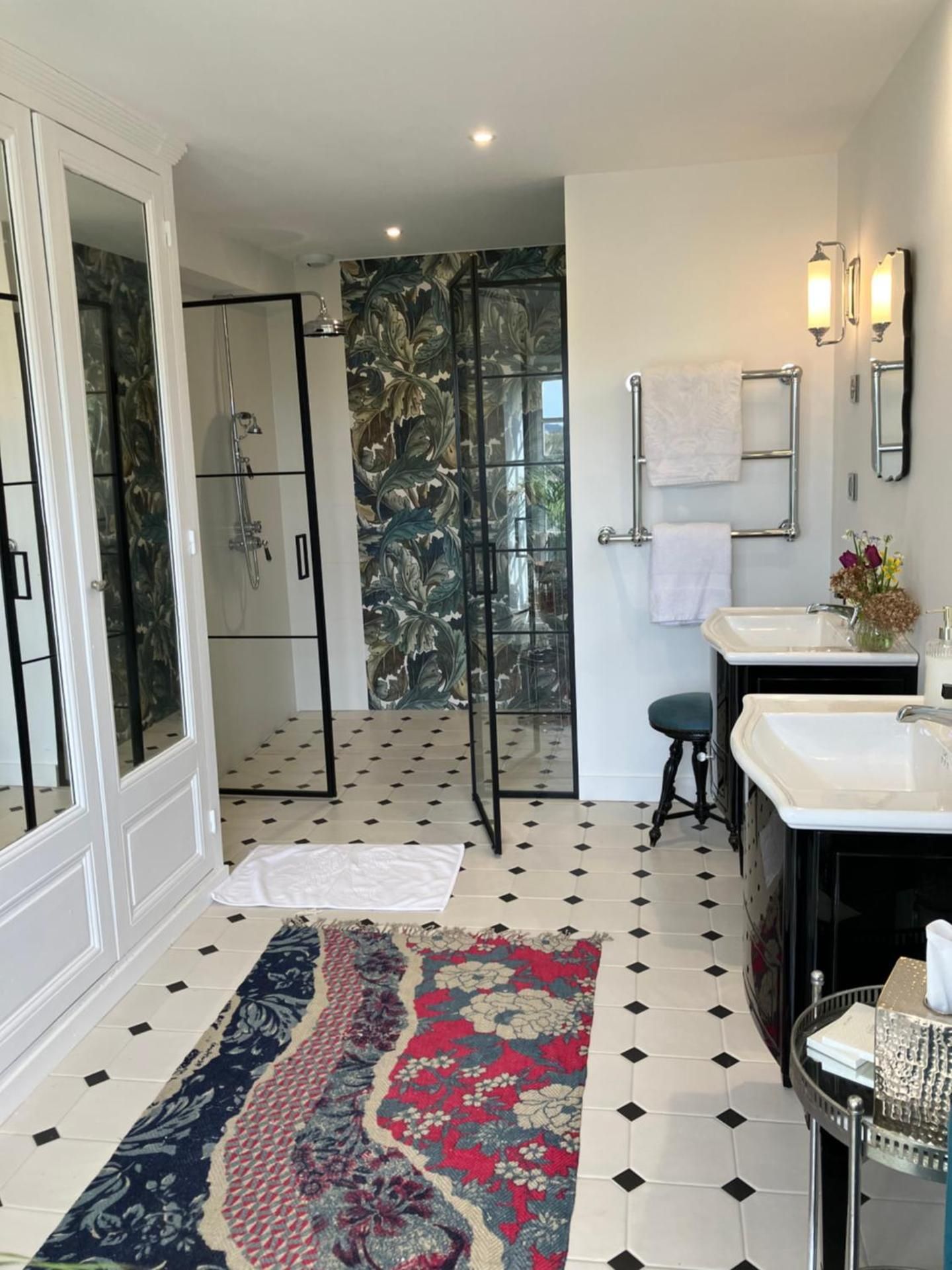 Two-Bedroom Deluxe Apartment
