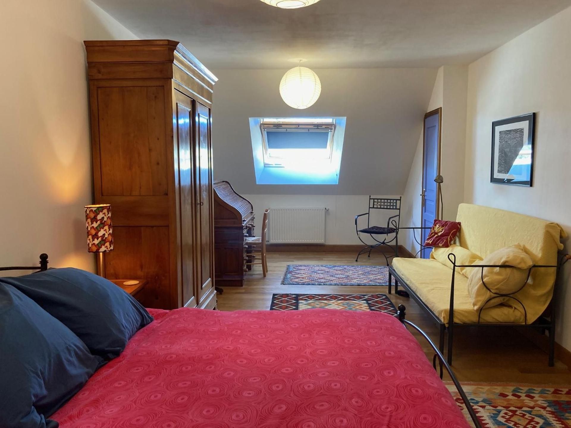 Deluxe Double Room (2 Adults + 1 Child)