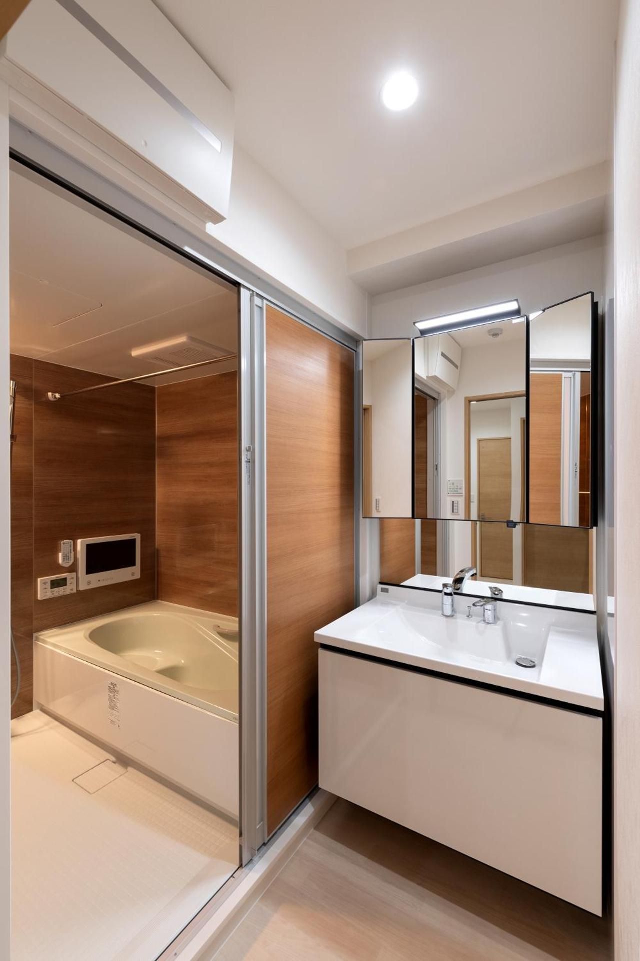 Three-Bedroom Premium Apartment with Balcony