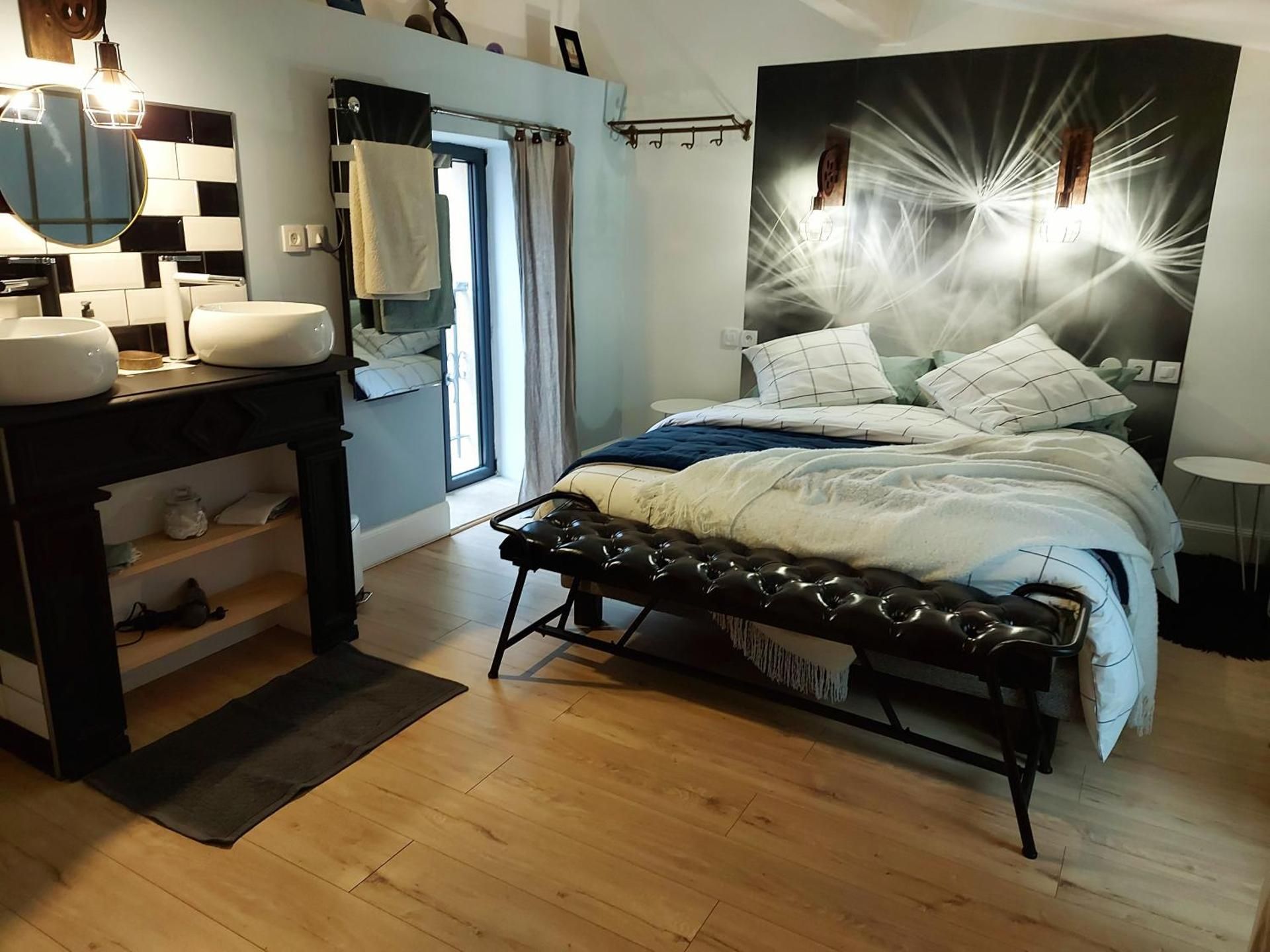 Double Room with Private Bathroom