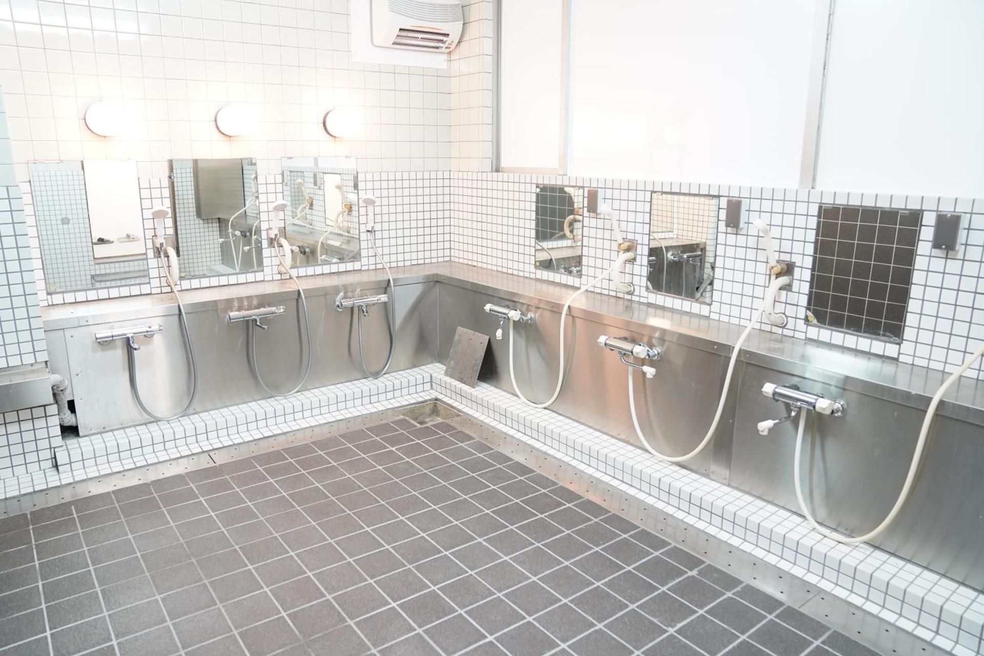 Queen Room with Shared Bathroom