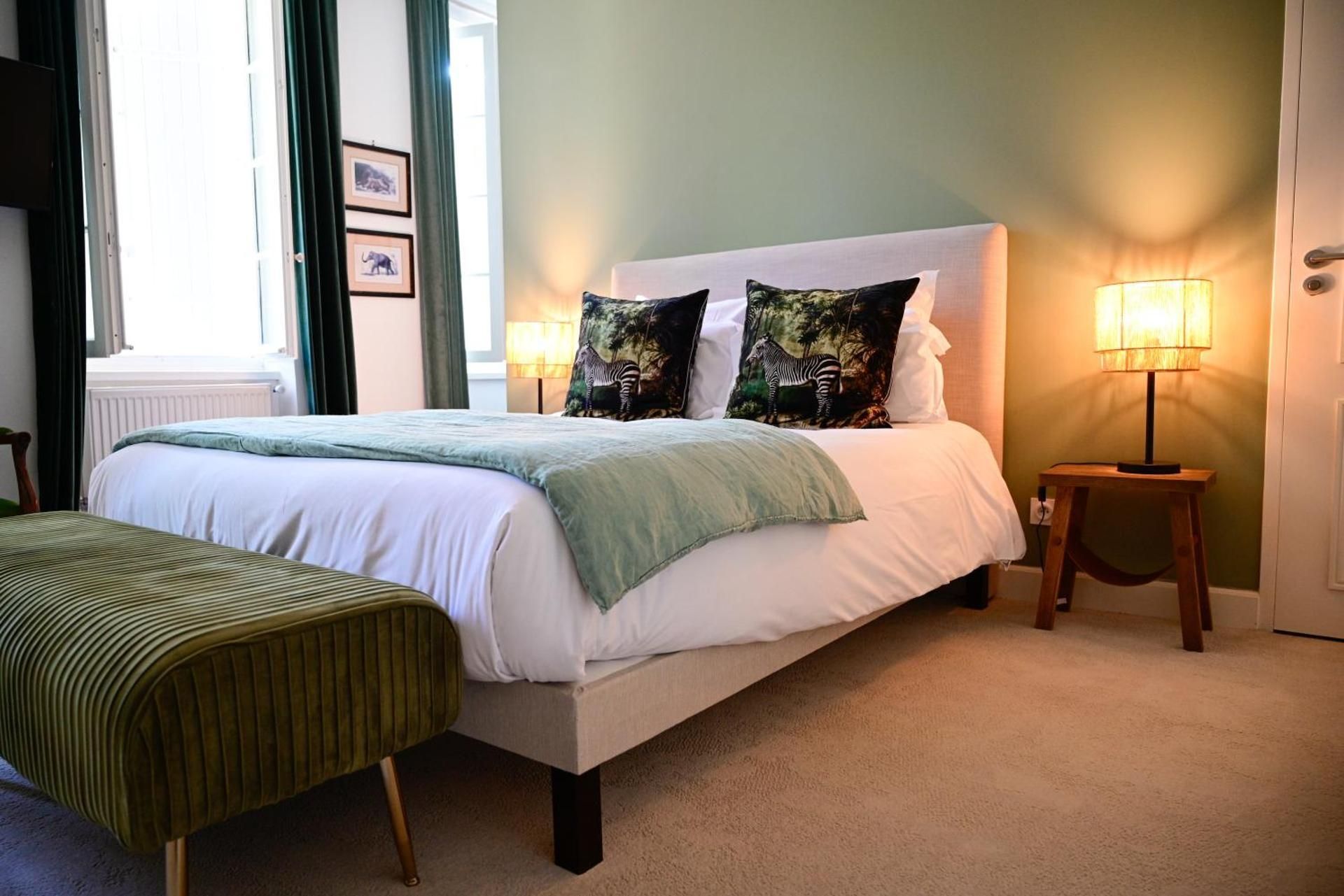 Queen Room with Pool View