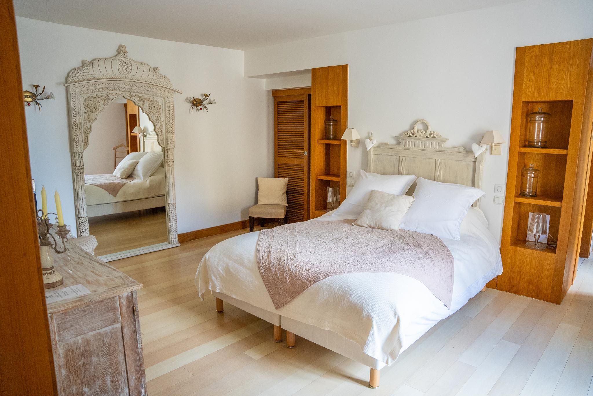 Chambre aile du château-Double-Salle de bain