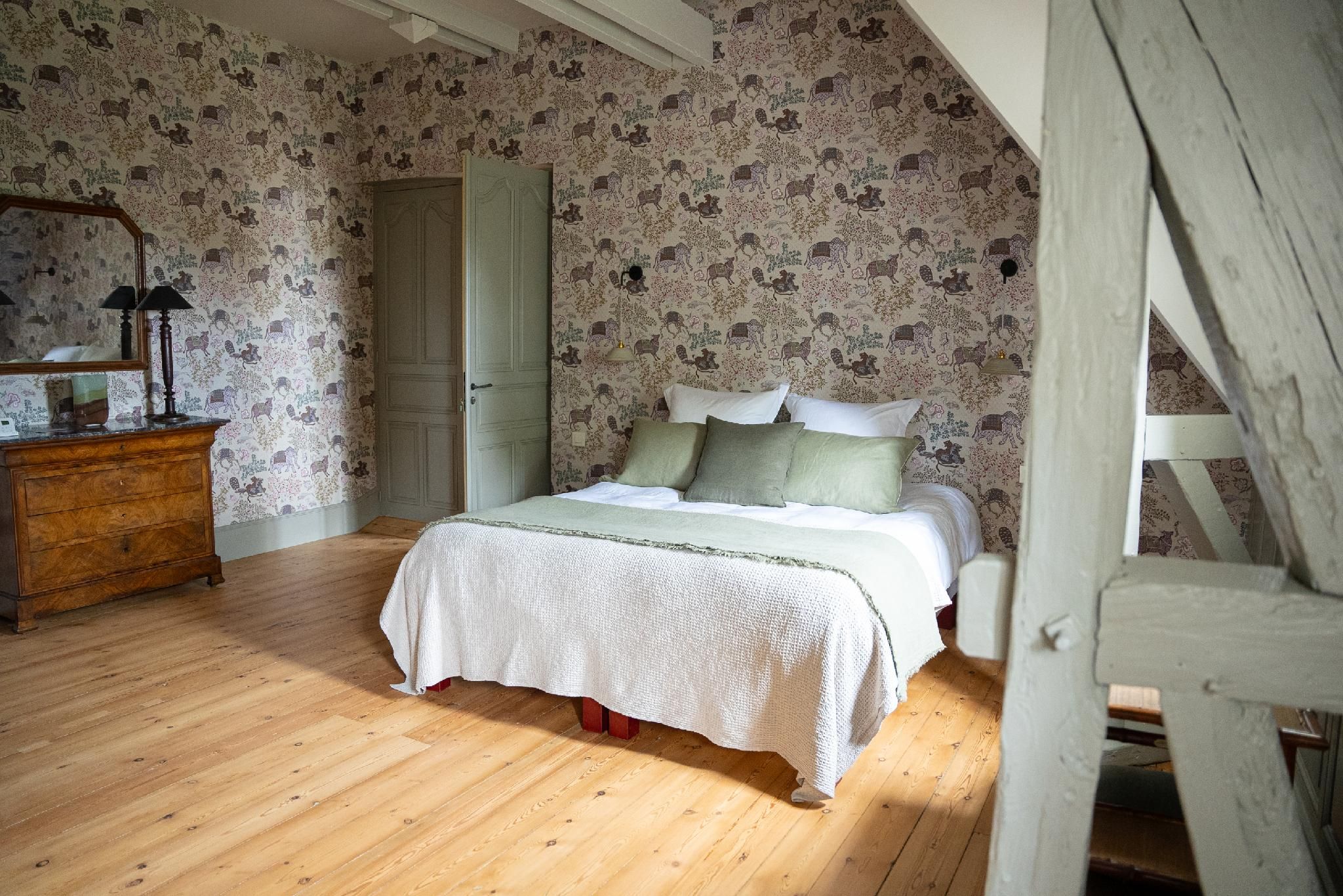 Chambre au Château-Double-de Luxe-Salle d'eau-Vue sur Jardin