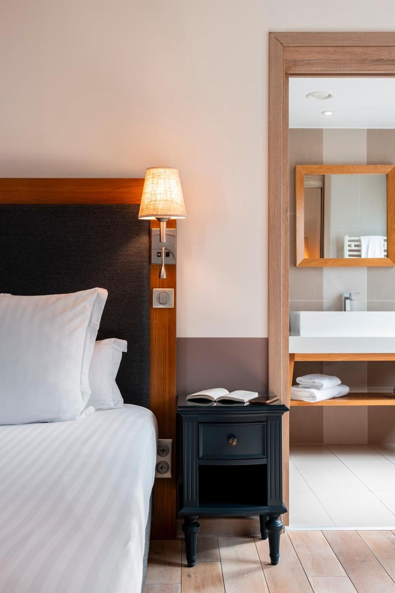 Classic Room with 1 Double Bed