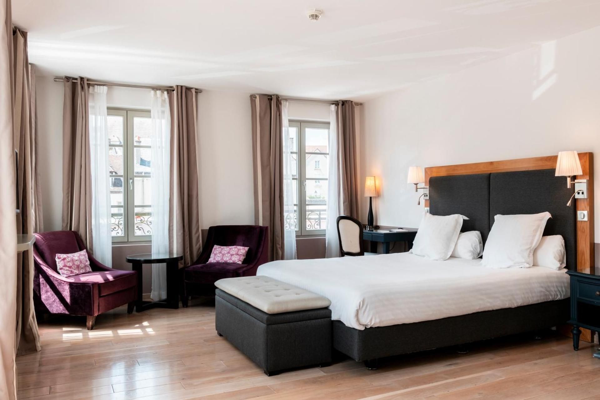 Mercure Maintenon Privilege Room with 1 Double Bed