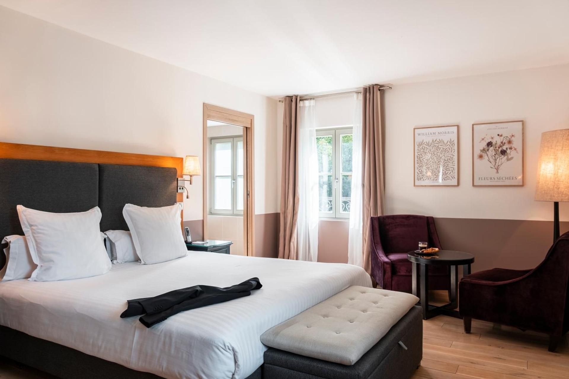 Mercure Maintenon
