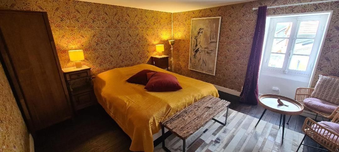 Double Room with Shared Bathroom