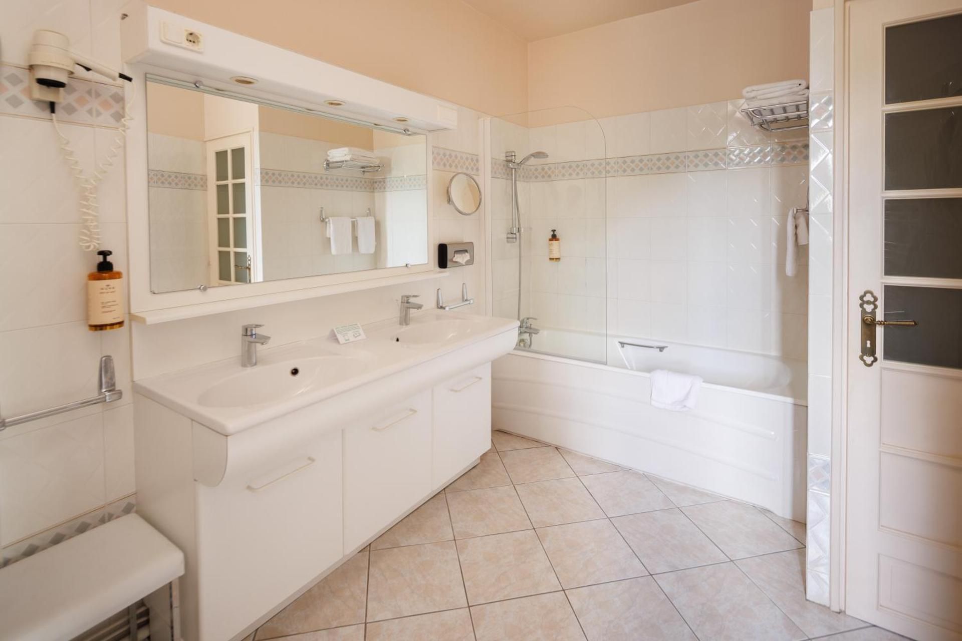 Large Double Room