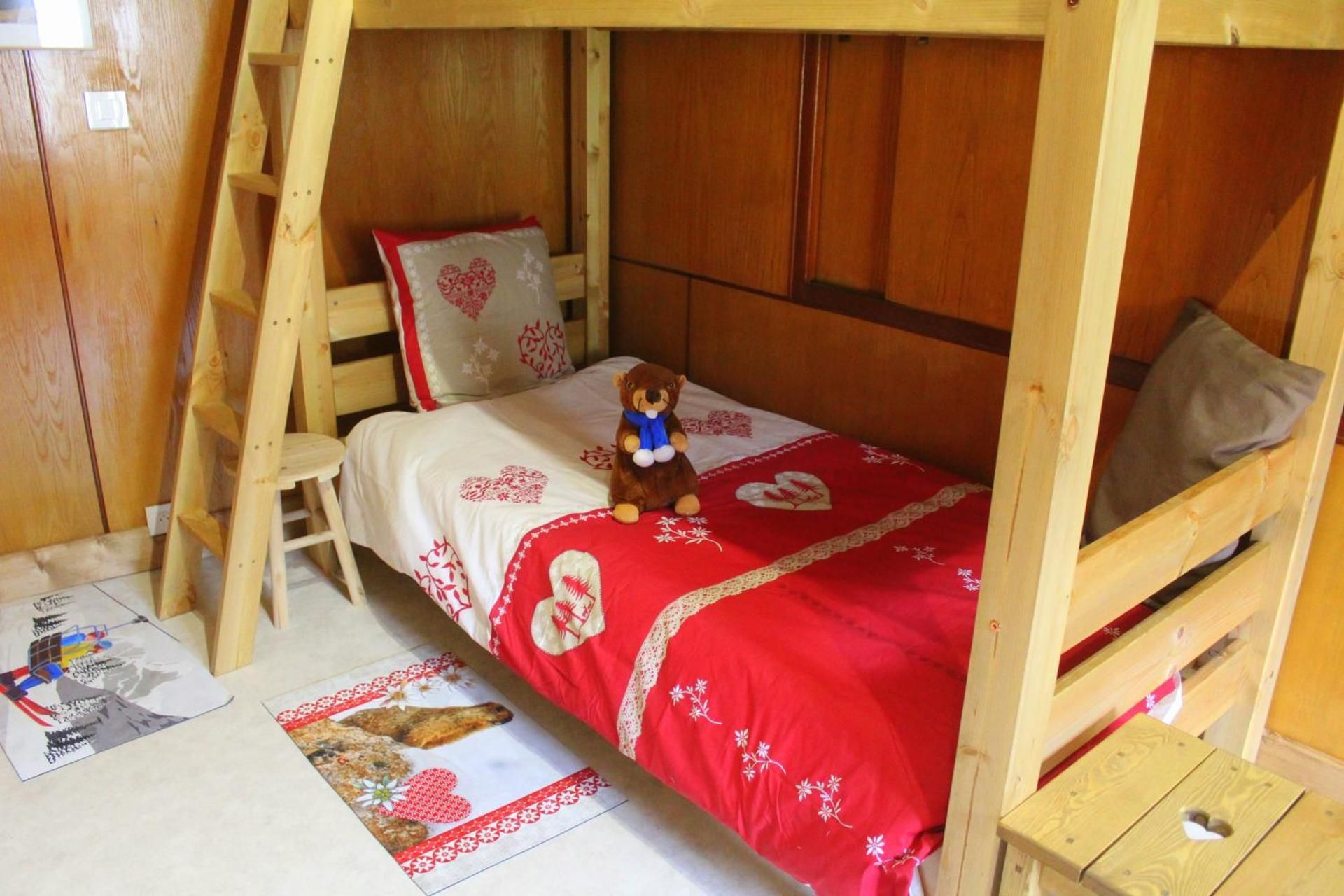 4-Bed Mixed Dormitory Room