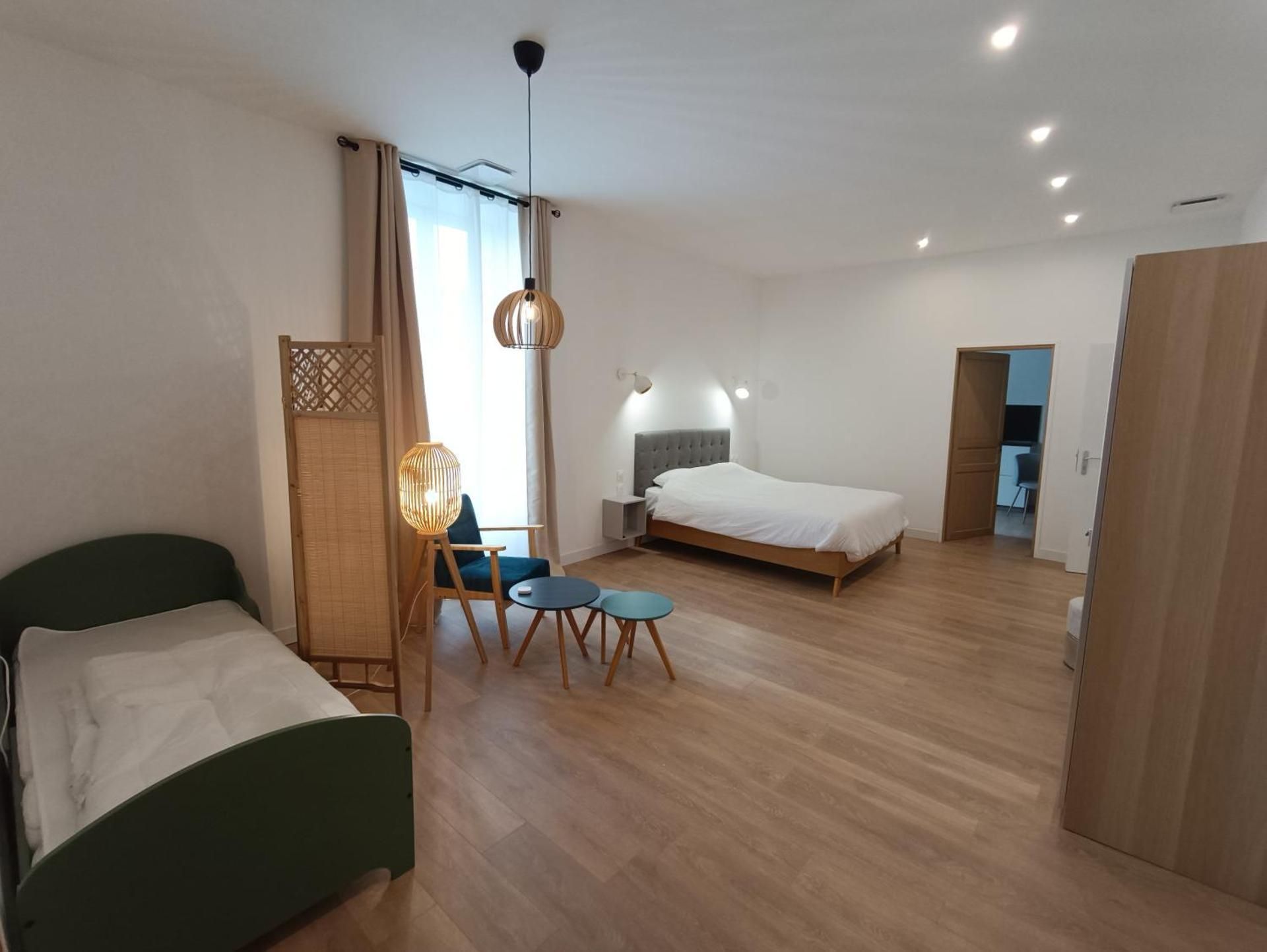 Deluxe Family Room