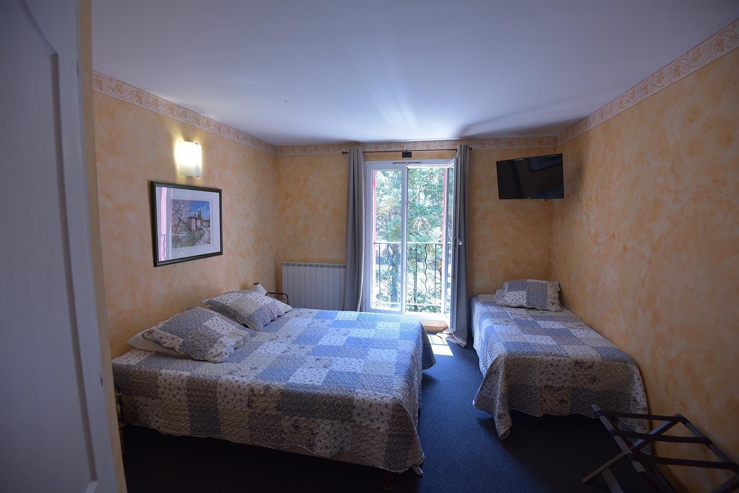 Triple Room with Private Bathroom