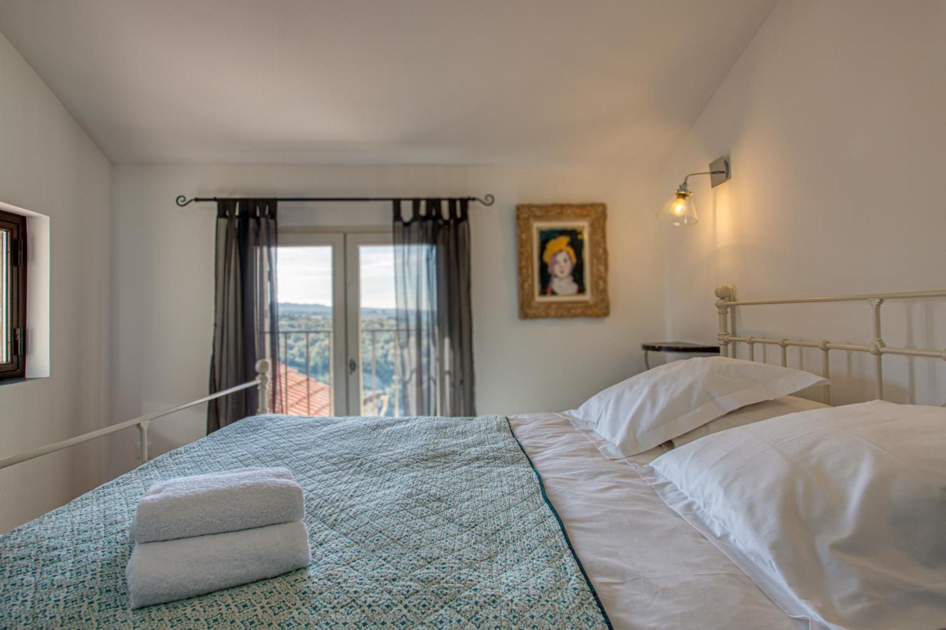 Triple Room with City View