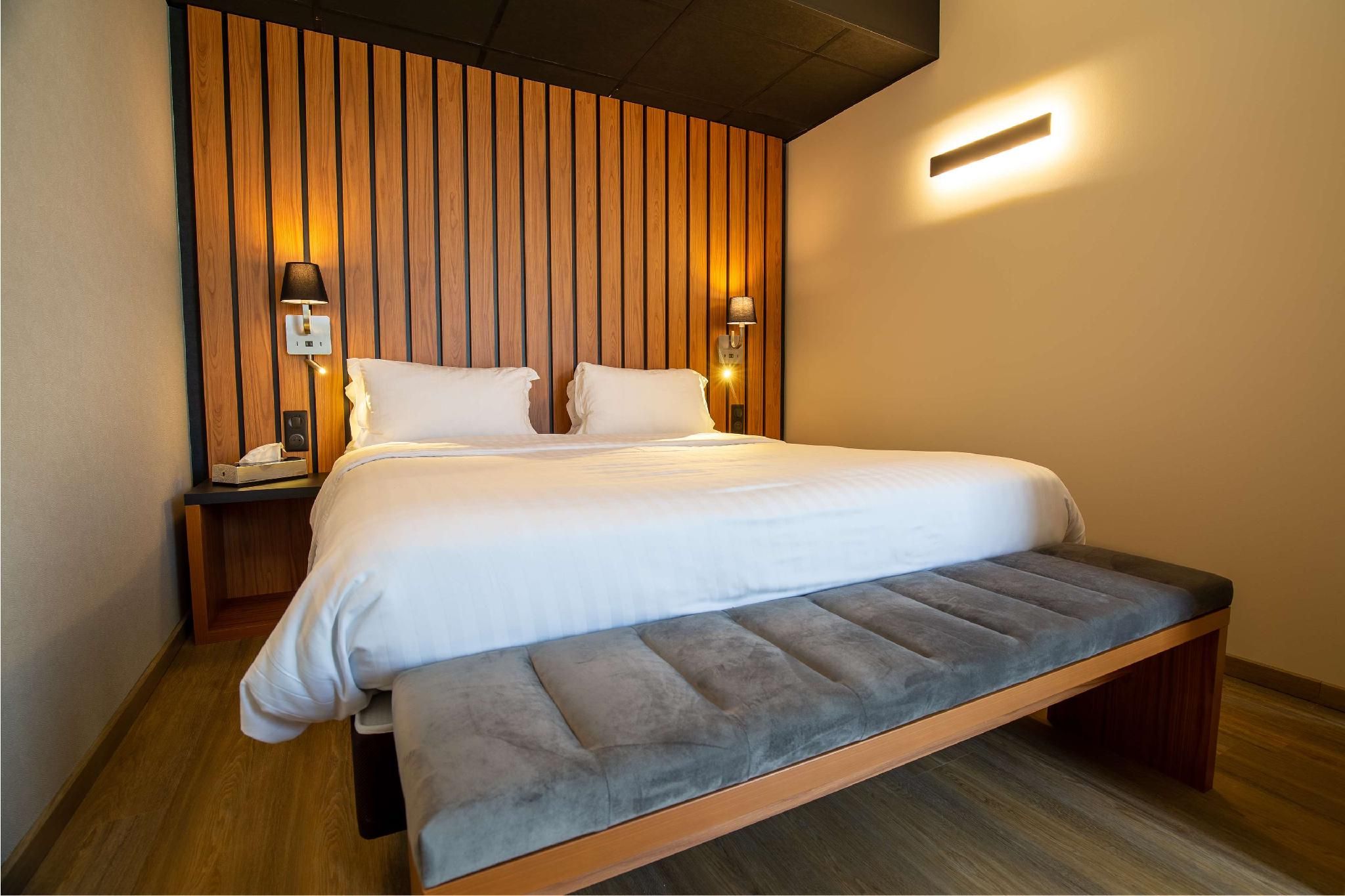 Best Western Cote des Sables Plouescat Suite - 1 Queen Bed, Nonsmoking, Terrace 2