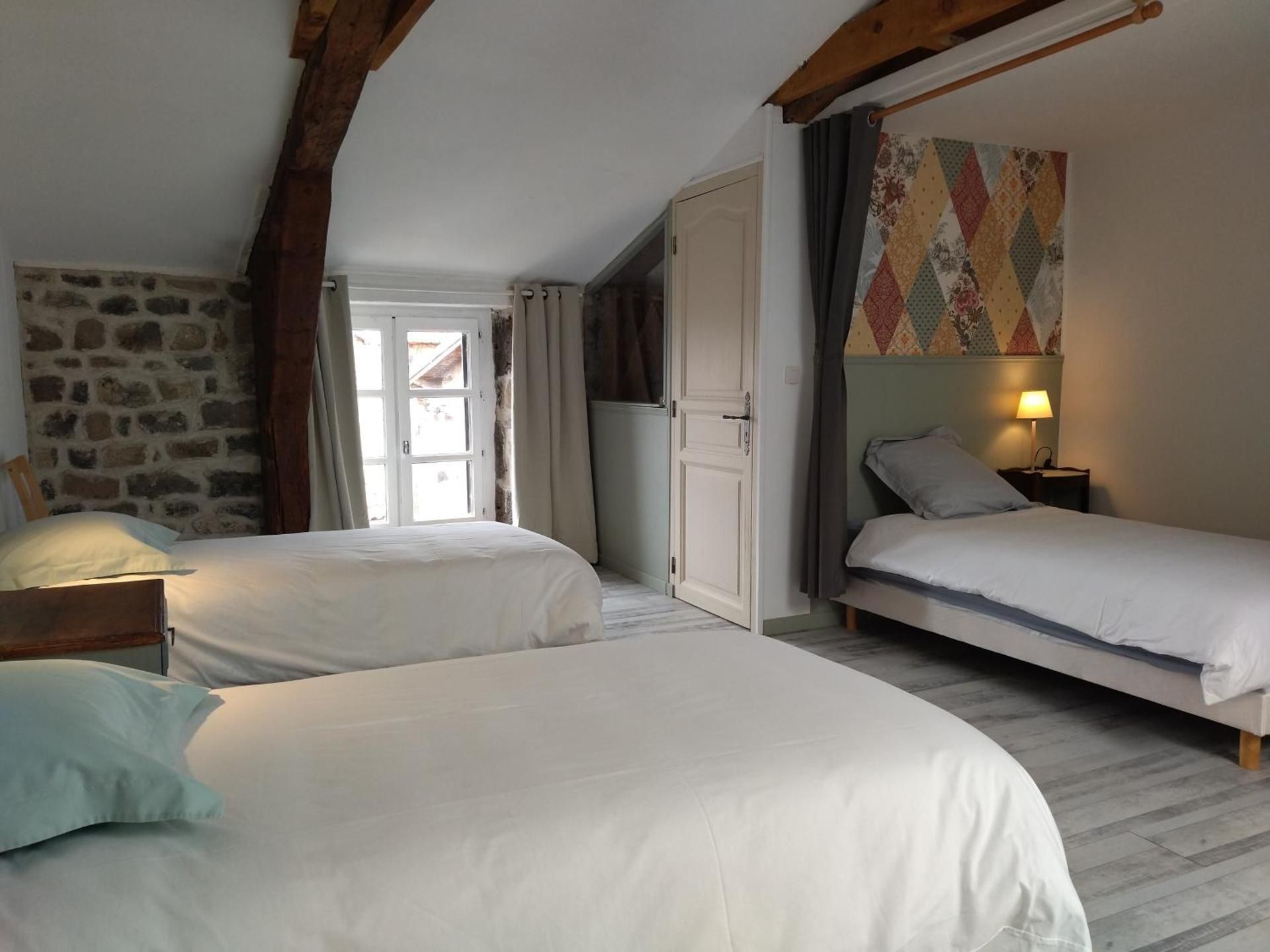 Triple Room with Private Bathroom