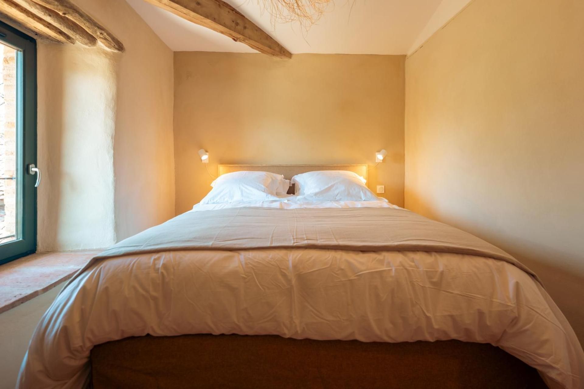 Queen Room with Pool View