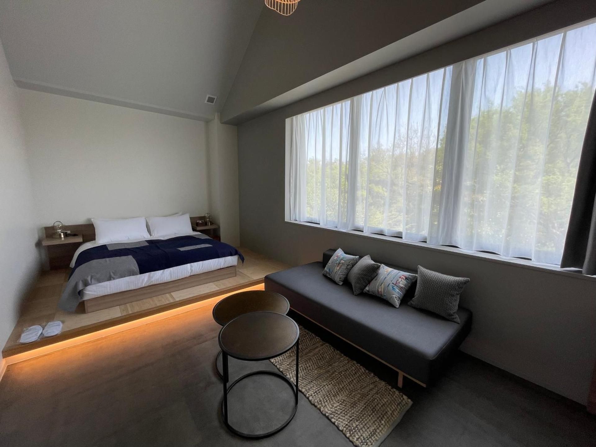 Double Room with Sofa - Non-Smoking