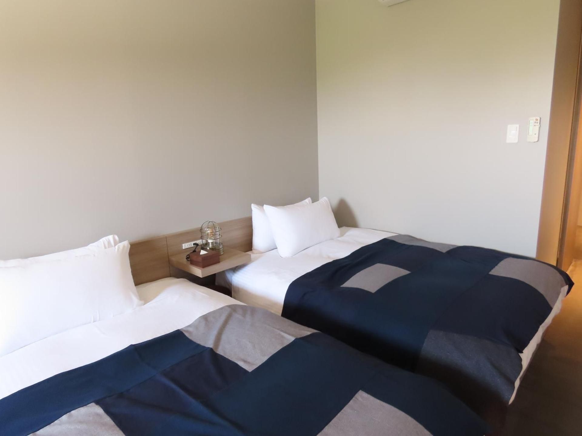 Twin Room with Shower