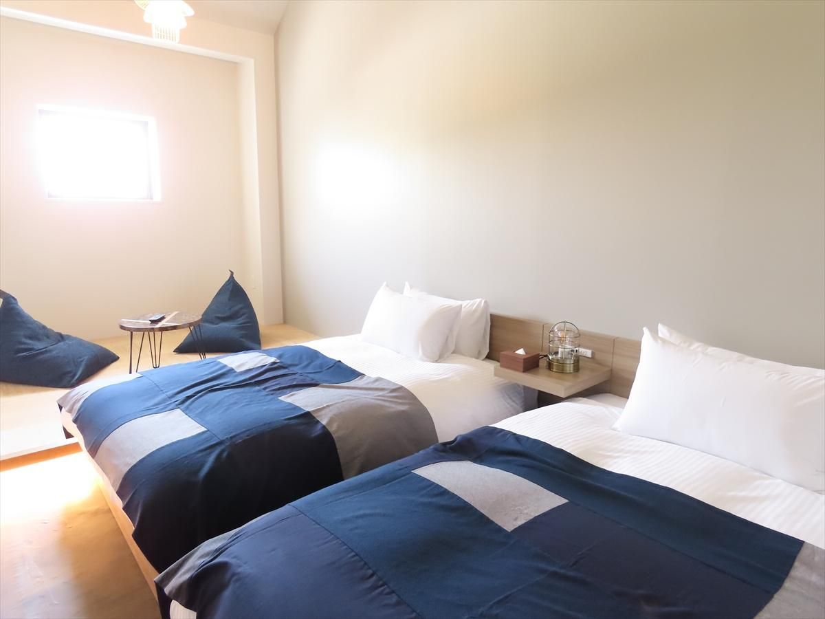 Twin Room with Shower