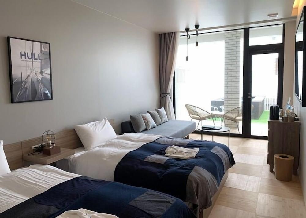Twin Room with Shower - Non-Smoking