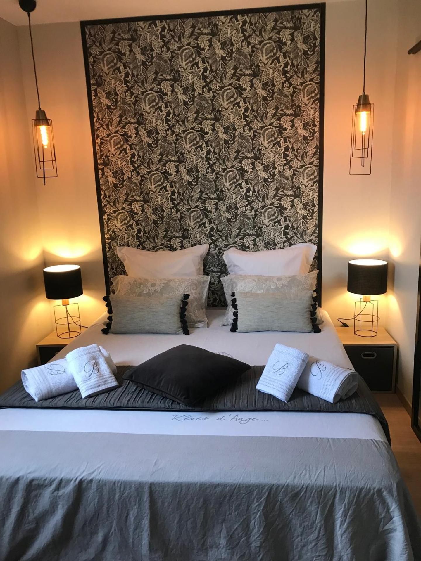 Queen Room with Pool View