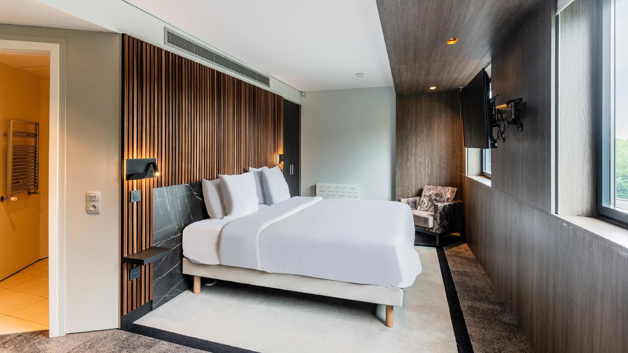 Accessible Superior Room - 1 Queen Bed