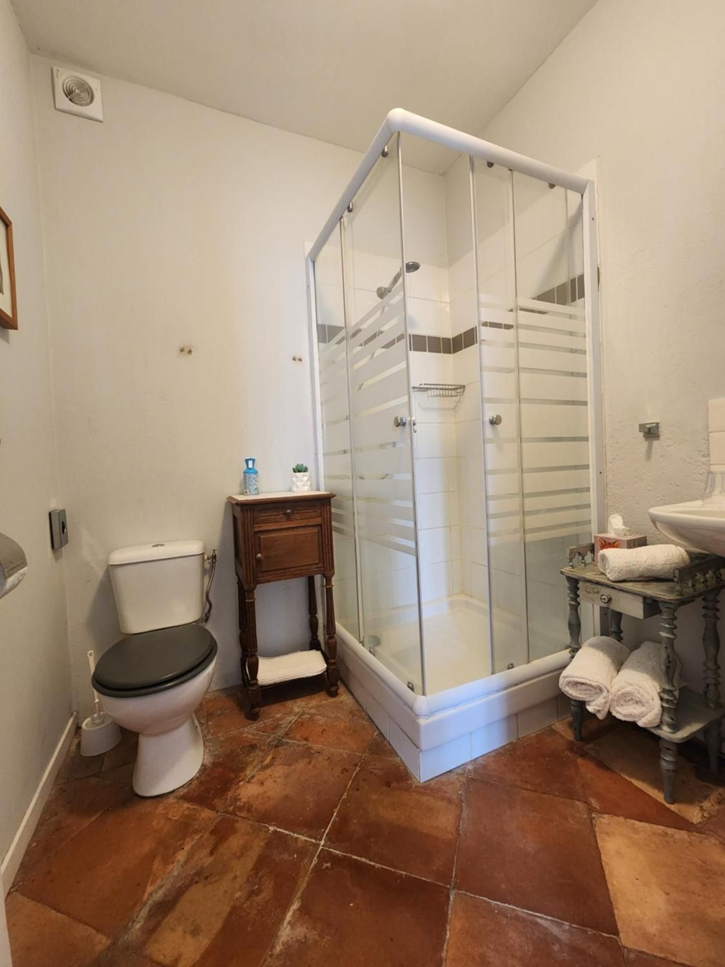 Deluxe Double Room (2 Adults + 1 Child)