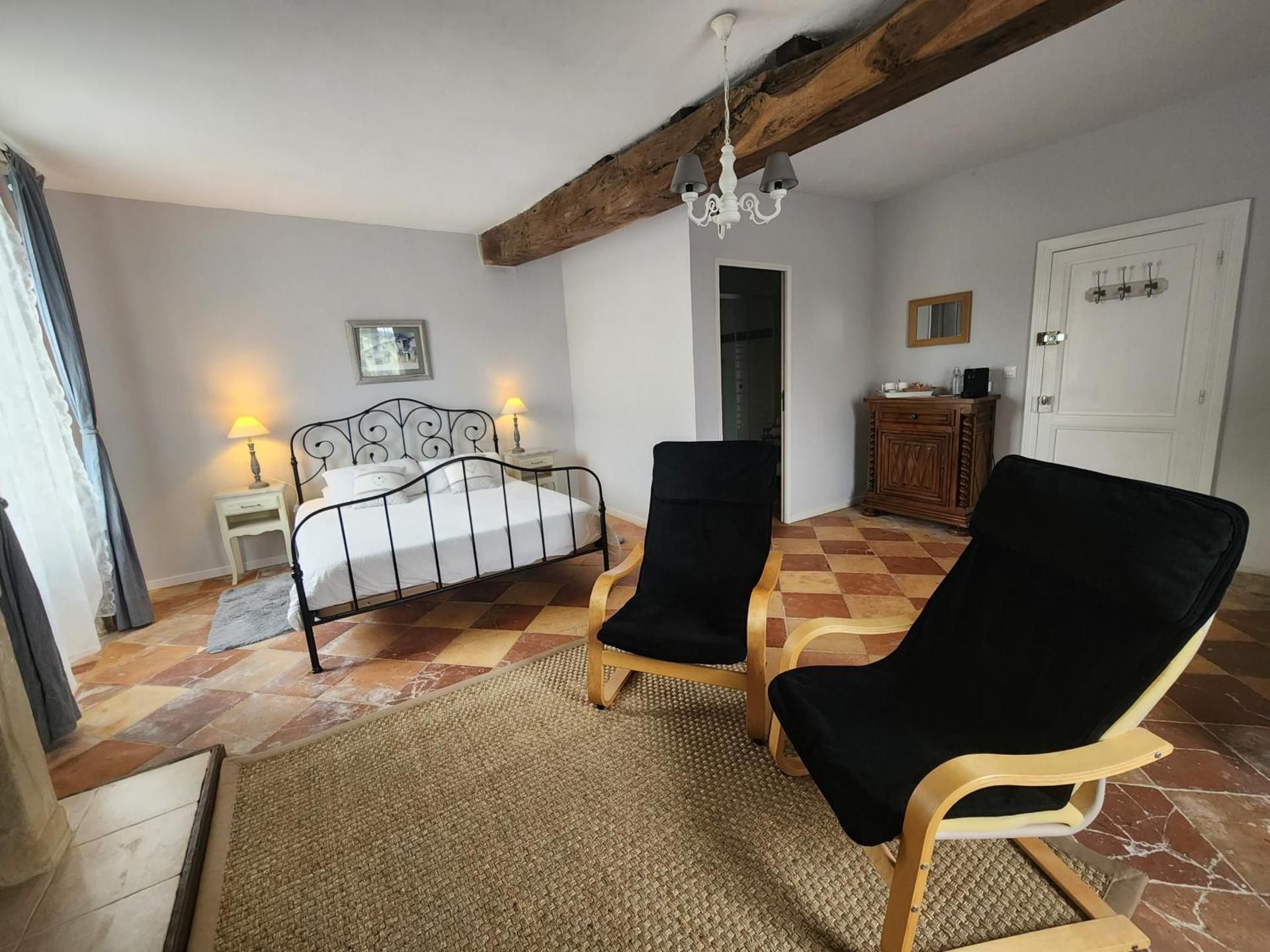 Deluxe Double Room (2 Adults + 1 Child)