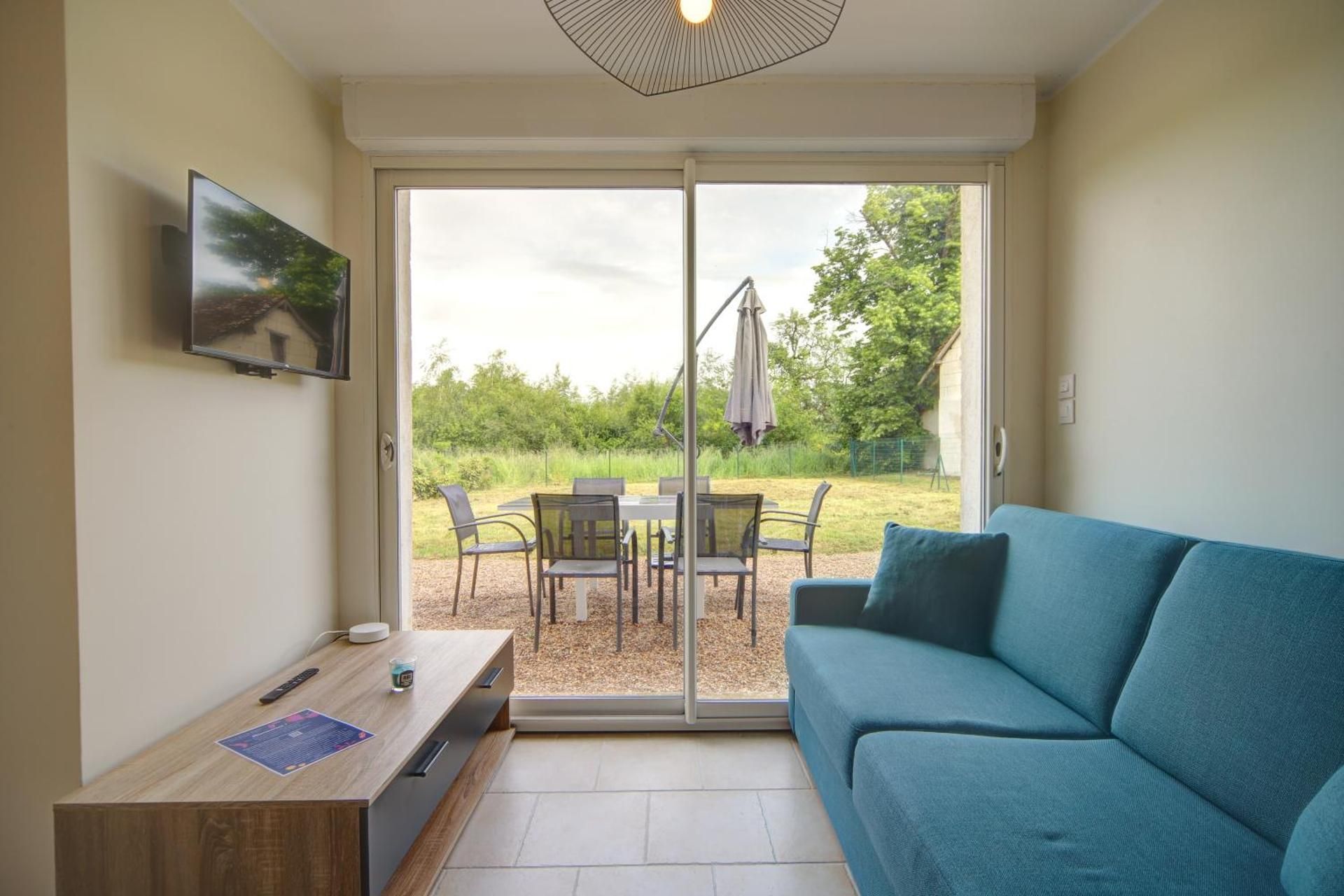 Apartment with Garden View