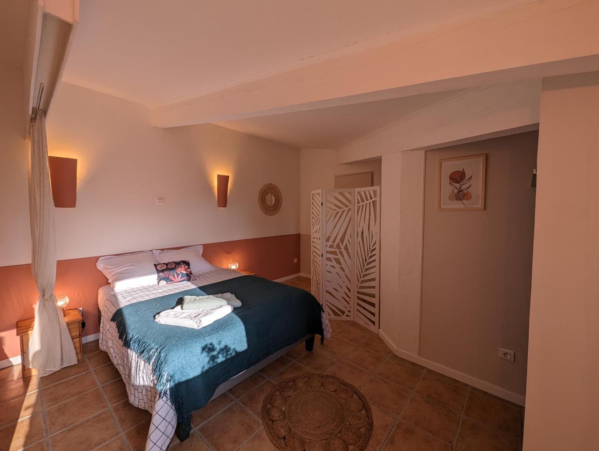 One-Bedroom Apartment with Pool View