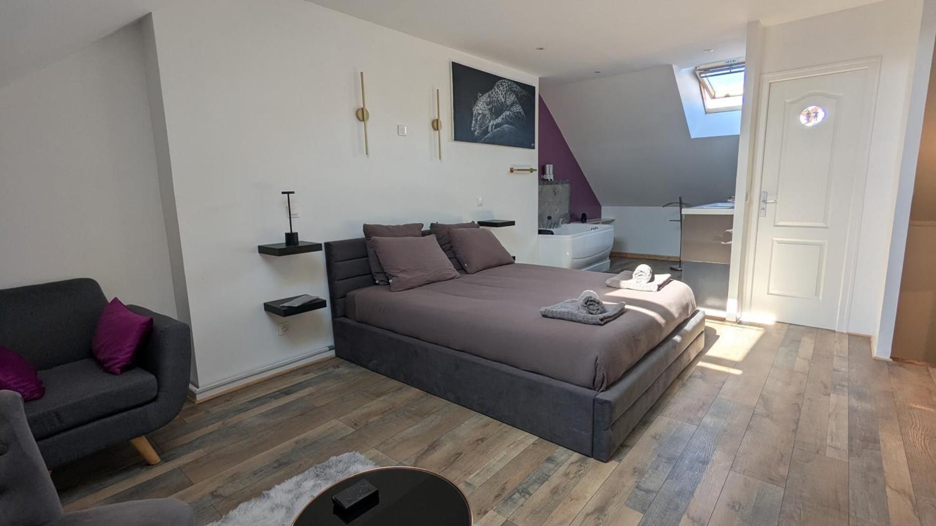 Double Room with Spa Bath