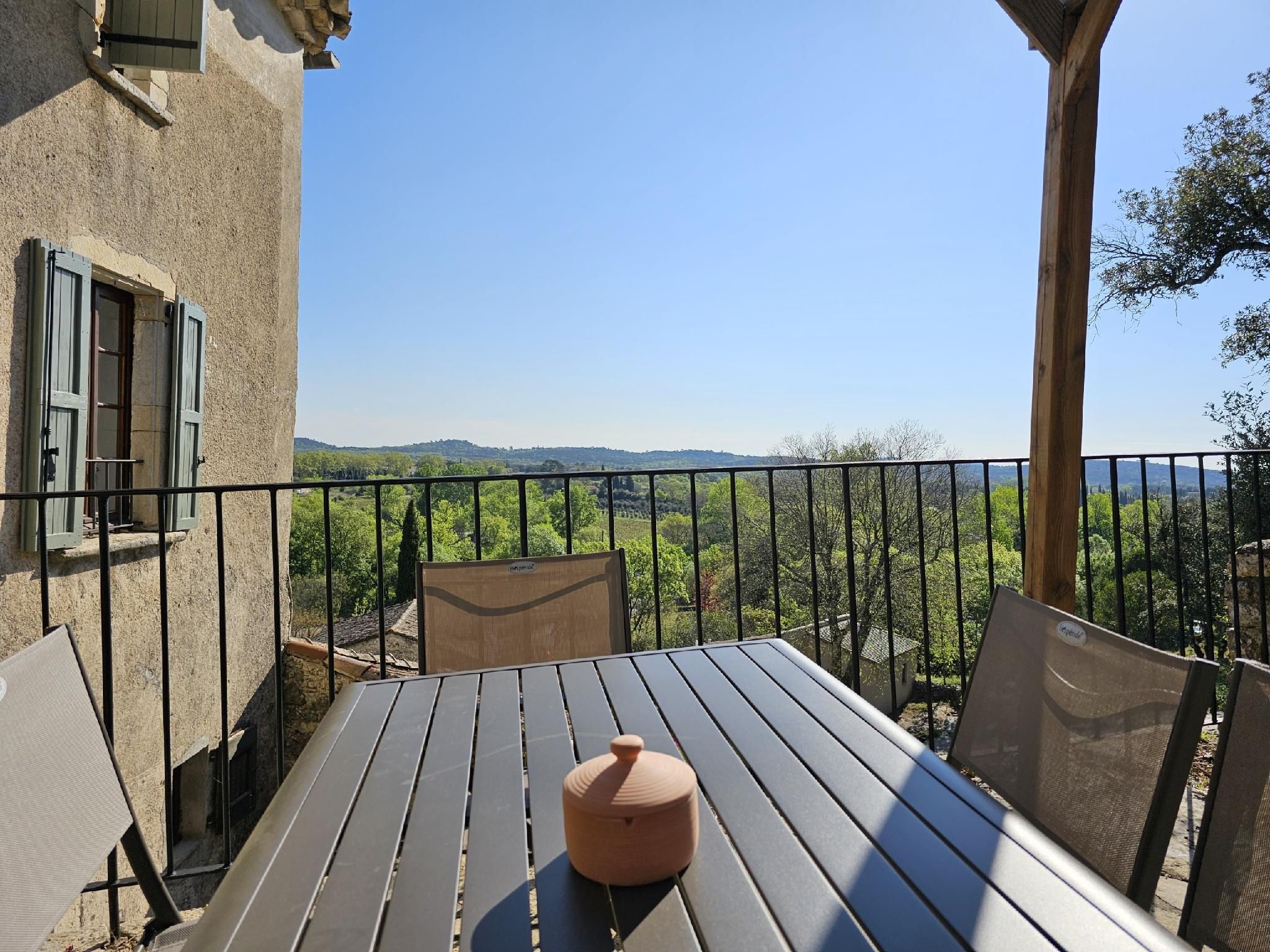 Duplex-GARRIGUE Terrasse-Apartment-Panoramic-Ensuite with Shower-Countryside view